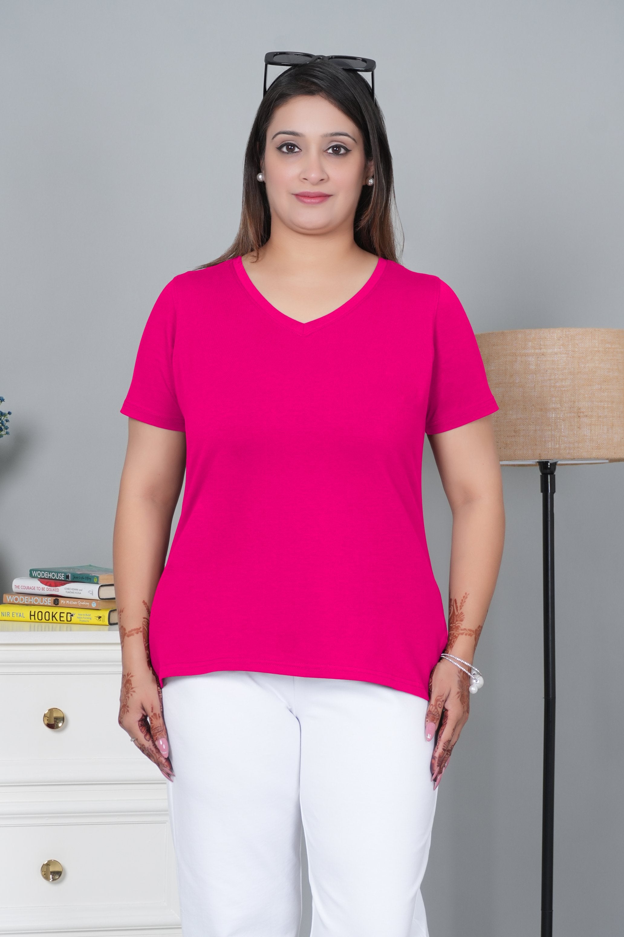Pink V-neck half-sleeve cotton lycra t-shirt