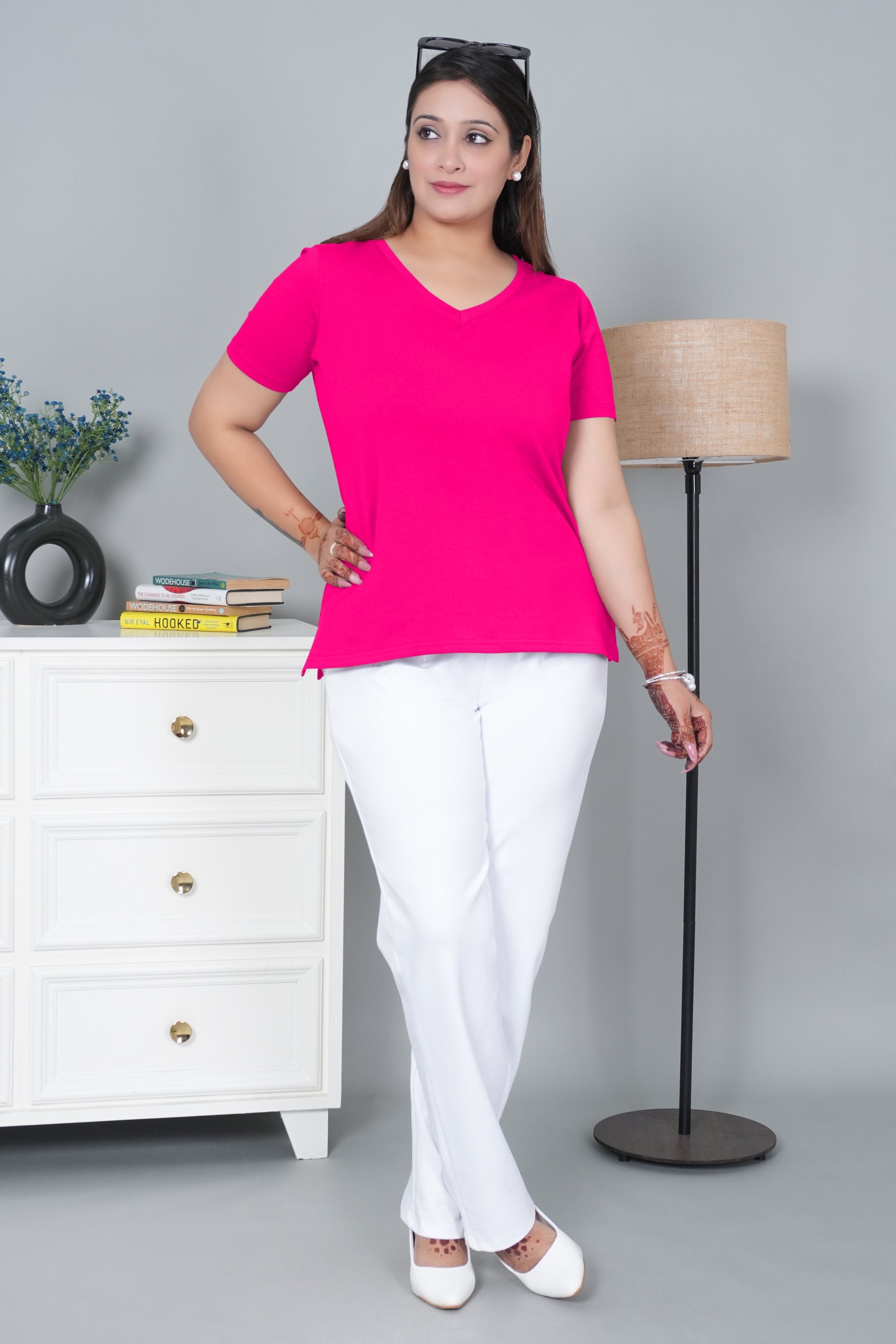 Pink V-neck half-sleeve cotton lycra t-shirt