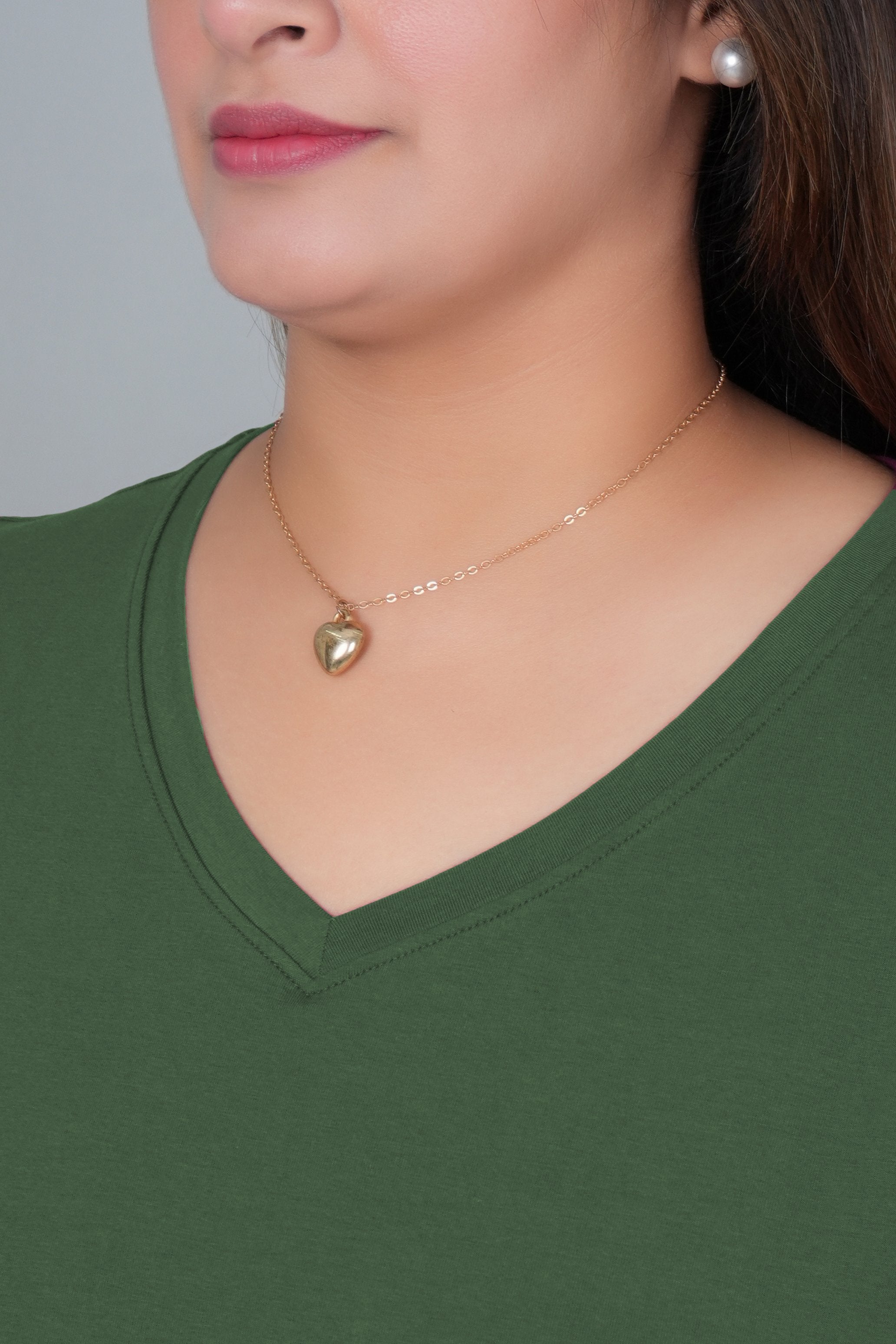 Olive V-neck half-sleeve cotton lycra t-shirt