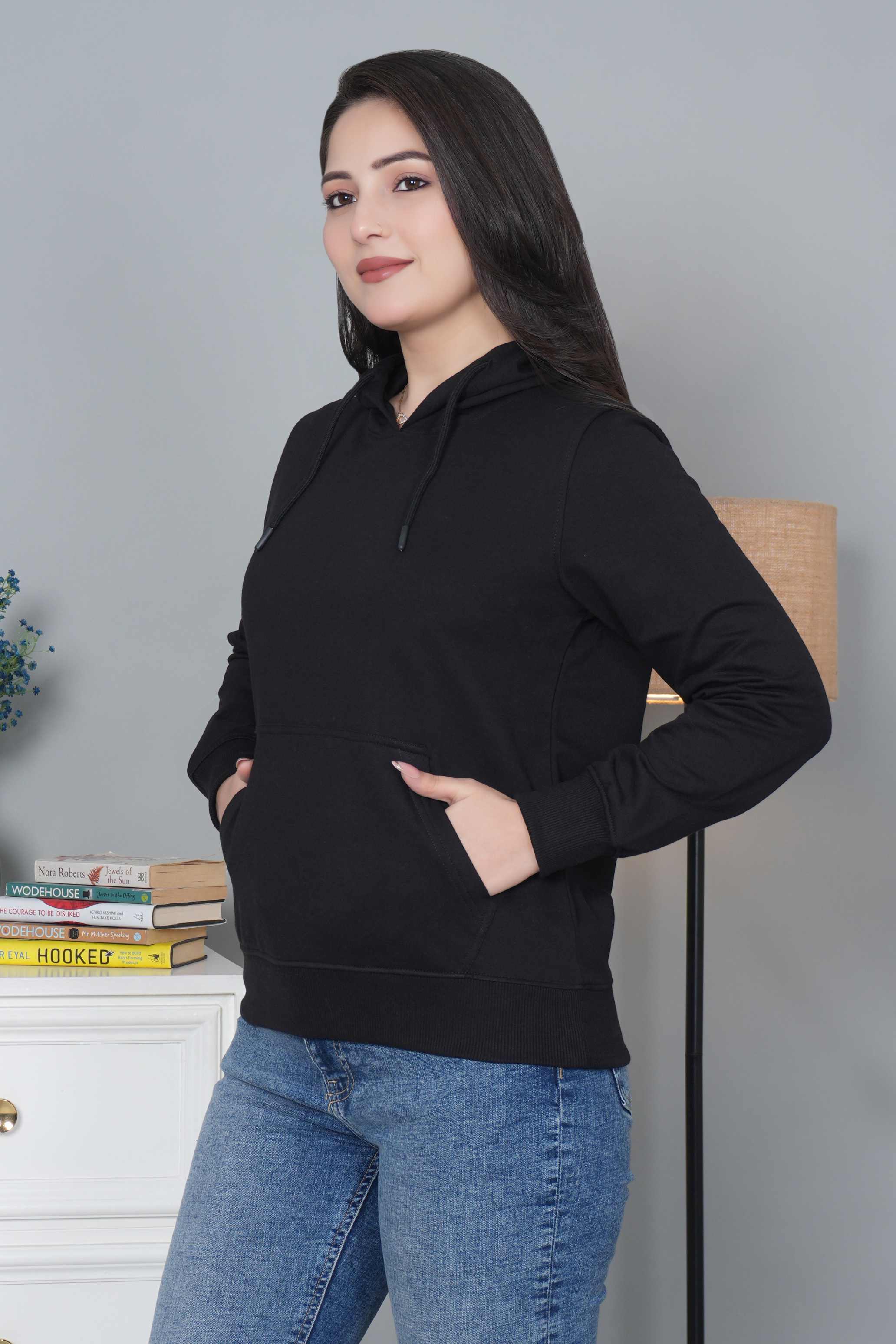 Black winter warm hoodies without zip with ultimate comfort