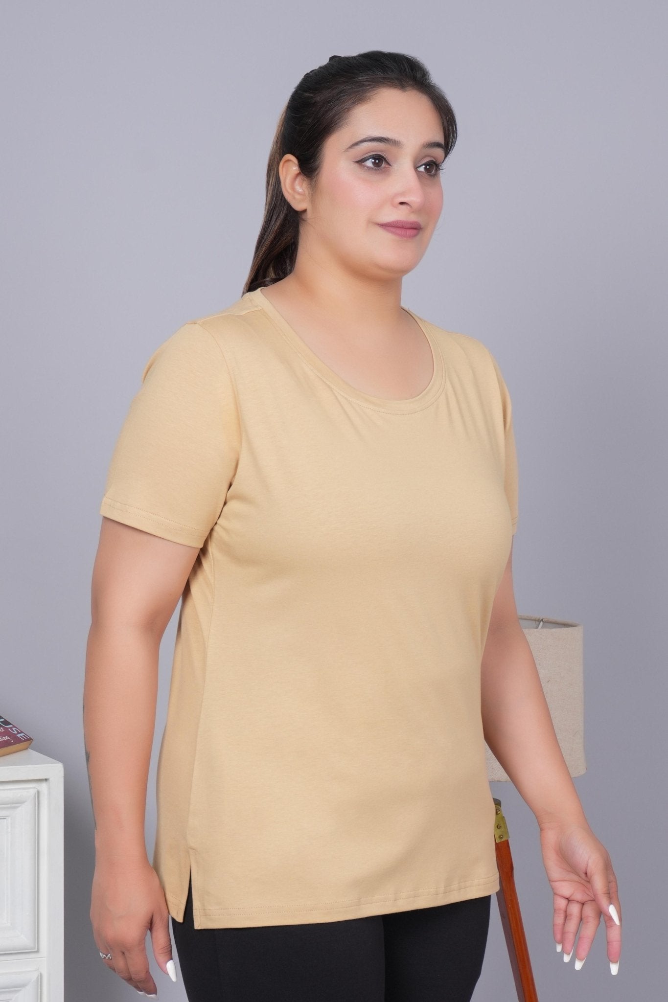 Beige round neck cotton t-shirt with pockets - Cotton round neck t-shirt