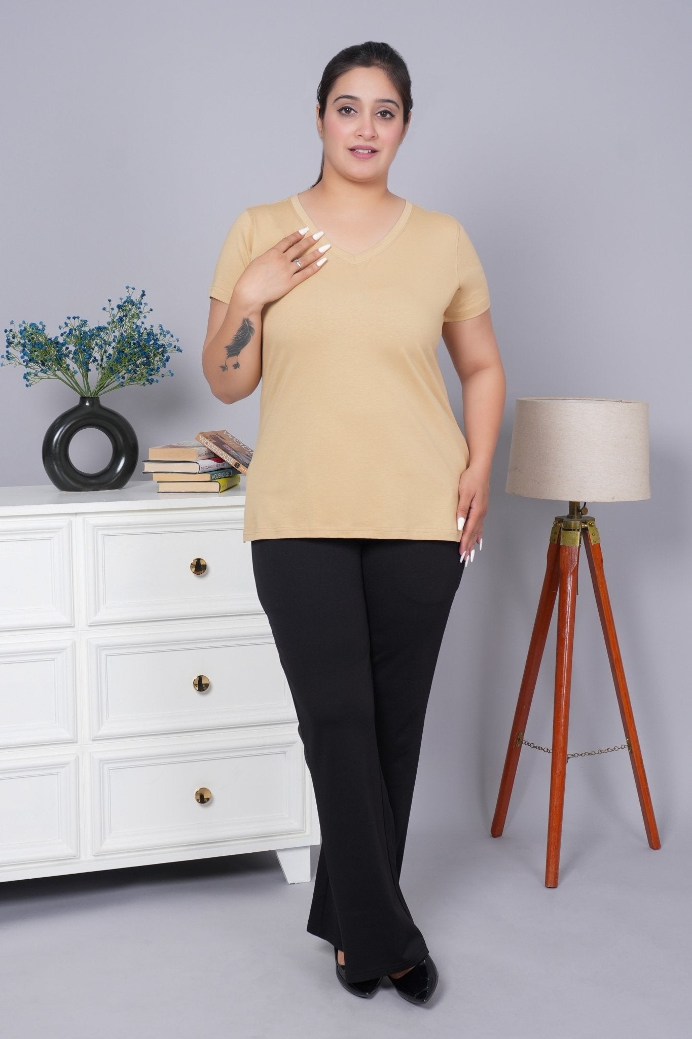 Beige v neck cotton t-shirt with pockets - Long cotton v neck t-shirt