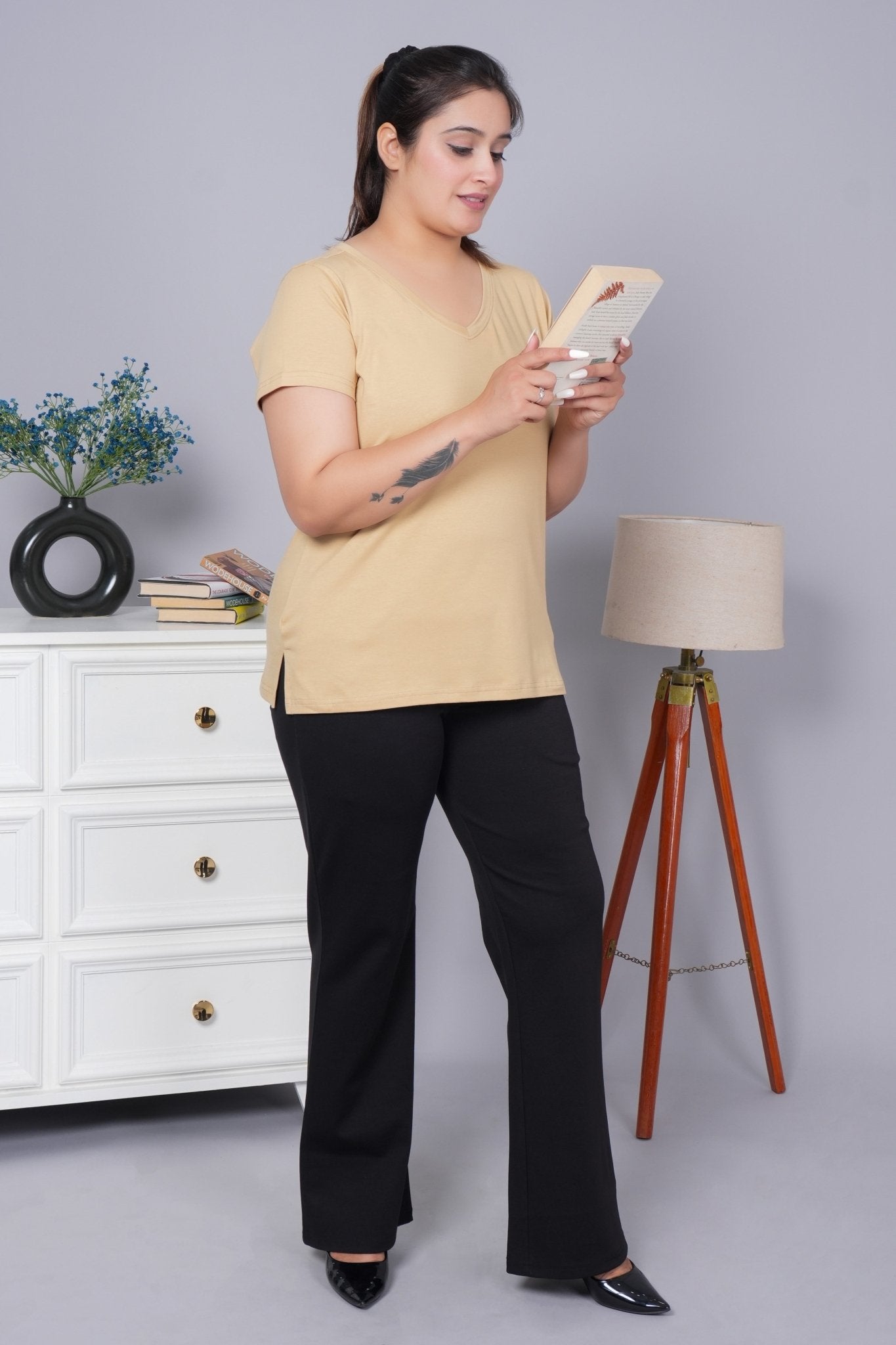 Beige v neck cotton t-shirt with pockets - Long cotton v neck t-shirt