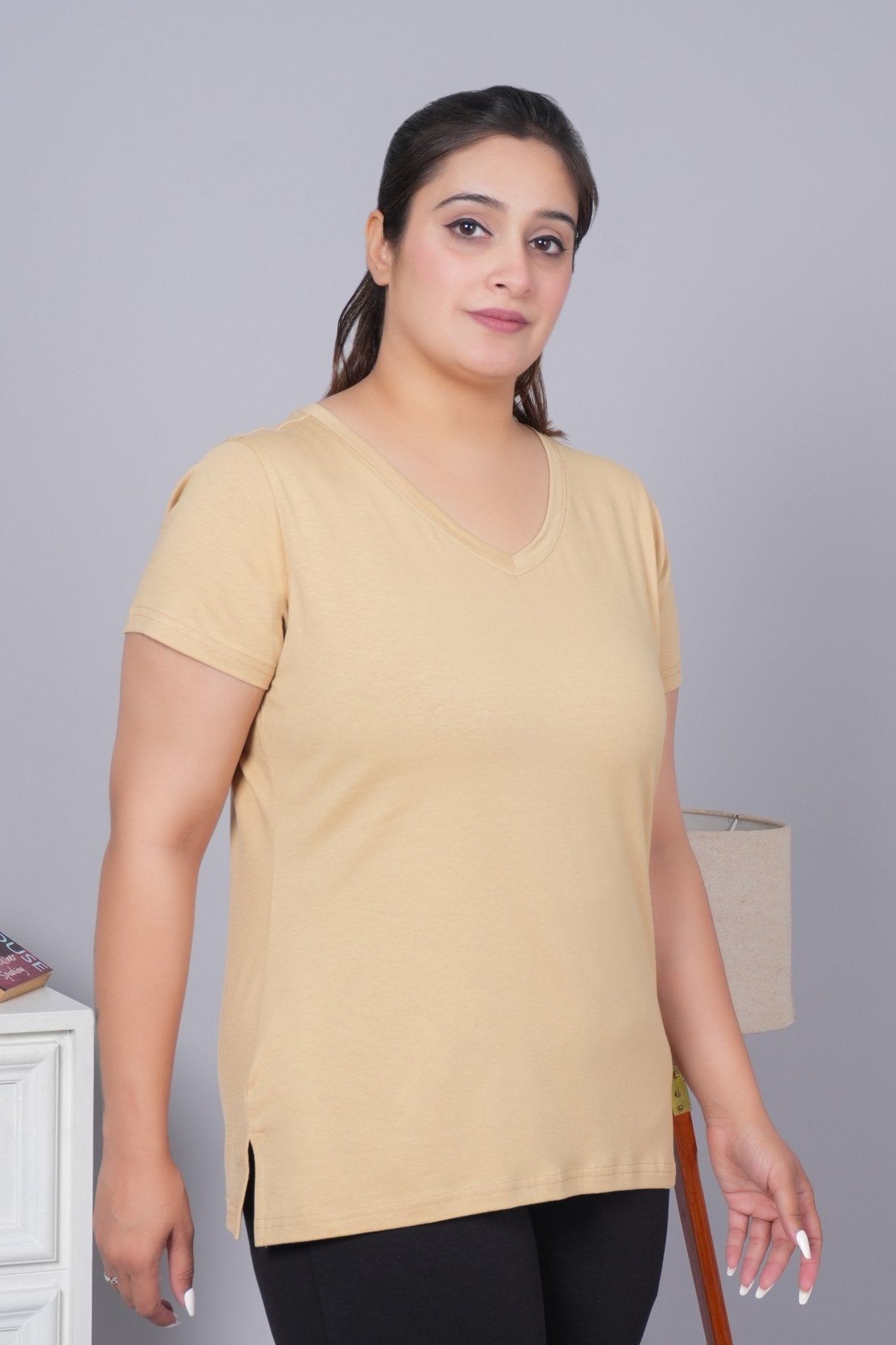 Beige v neck cotton t-shirt with pockets - Long cotton v neck t-shirt