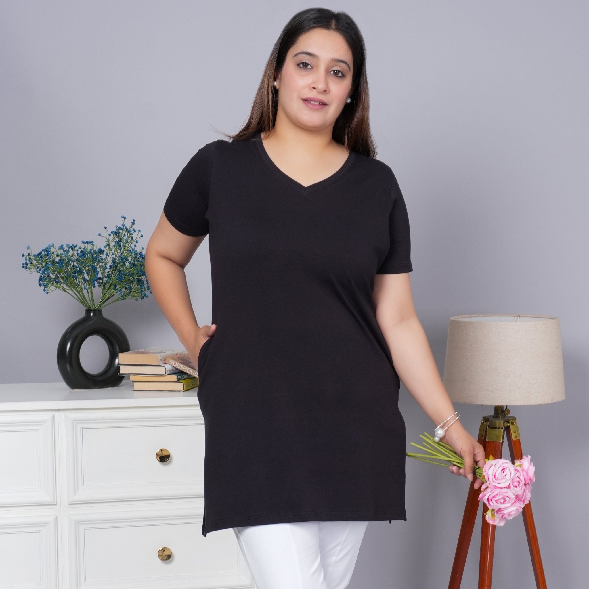 Black long v neck cotton lycra t-shirt with pockets - Long cotton t-shirt