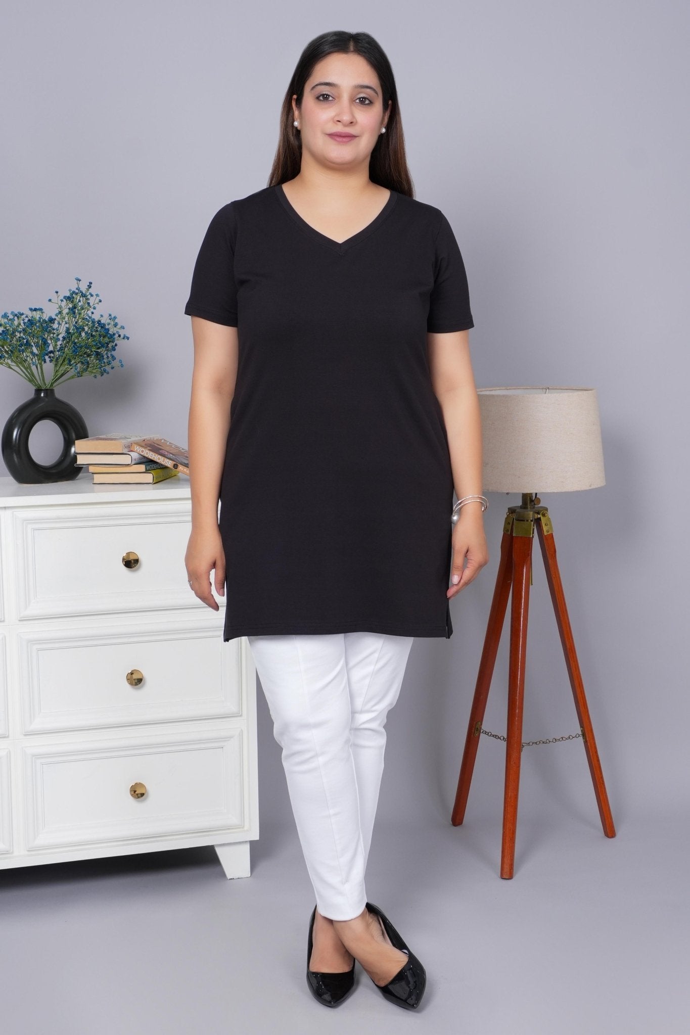 Black long v neck cotton lycra t-shirt with pockets - Long cotton t-shirt