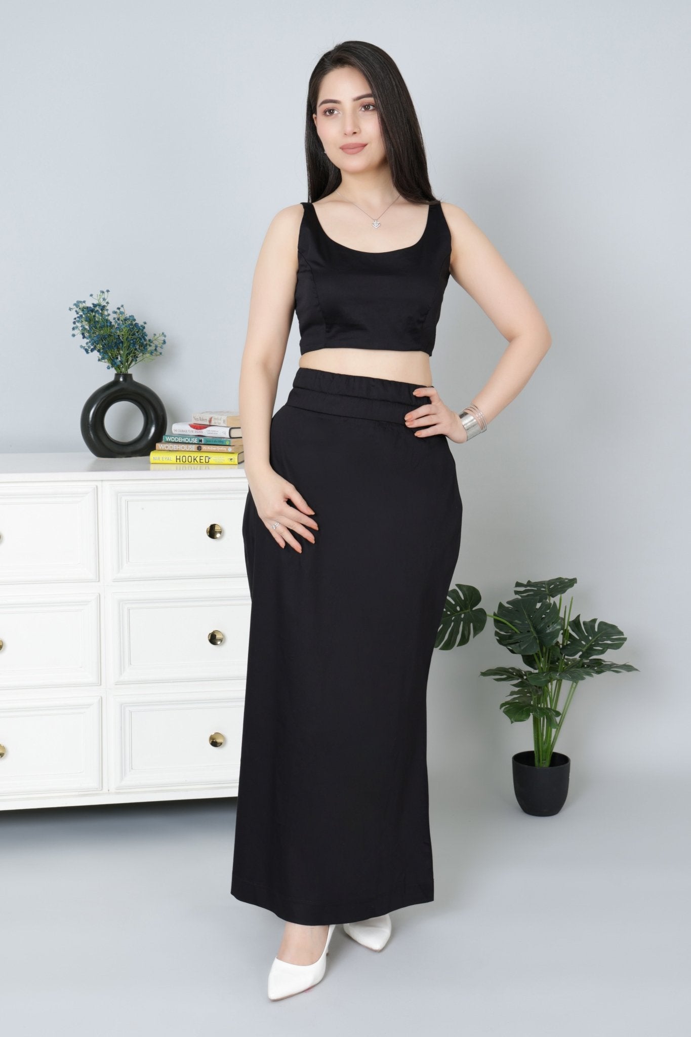 Black saree shaper made from premium cotton - Saree shaper