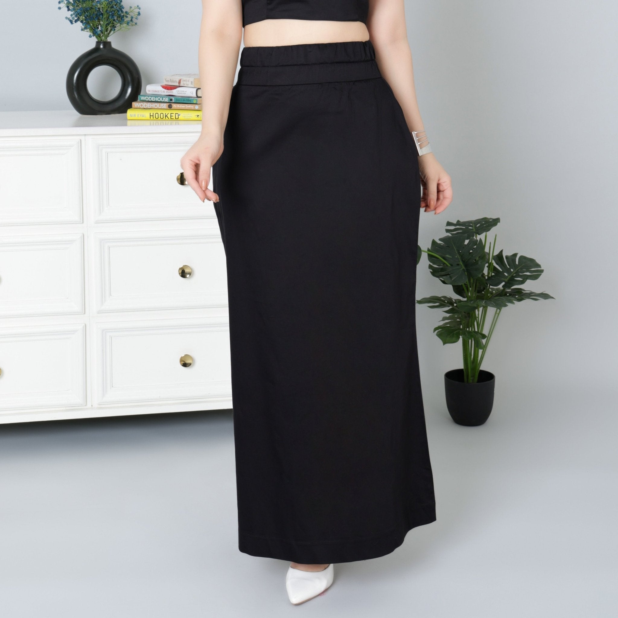 Black saree shaper made from premium cotton - Saree shaper