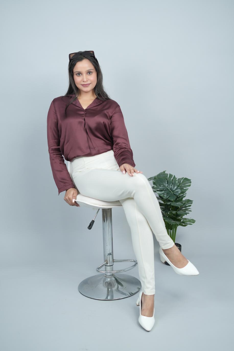 Off White stretchable biowash cotton jegging pant with superior elastic belt. - Milano jegging pants
