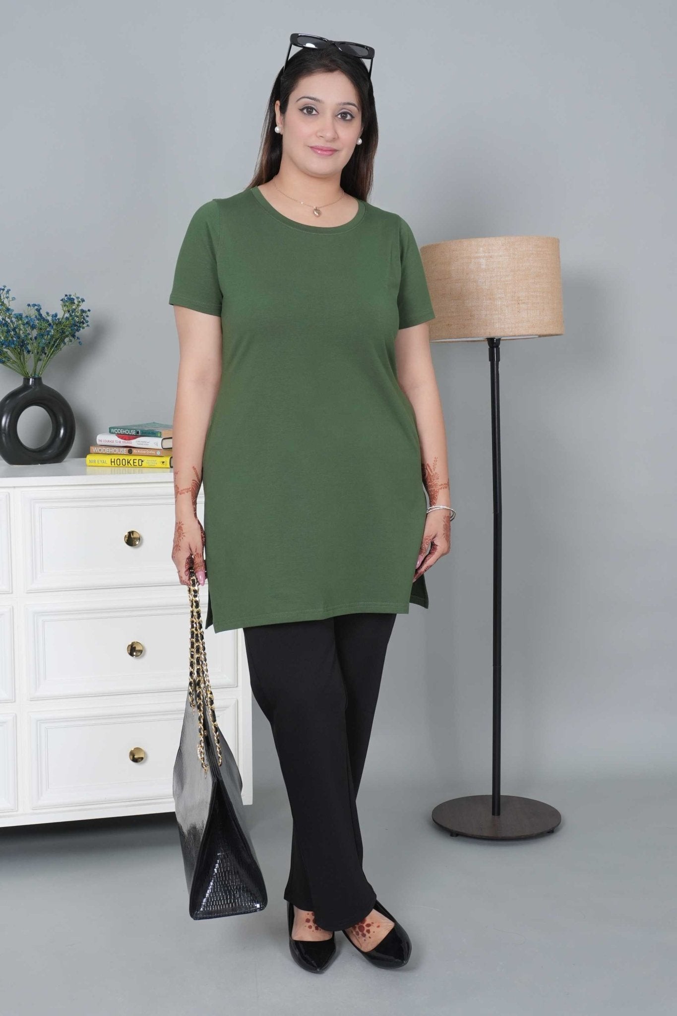 Olive long round neck cotton lycra t-shirt with pockets - Long cotton t-shirt