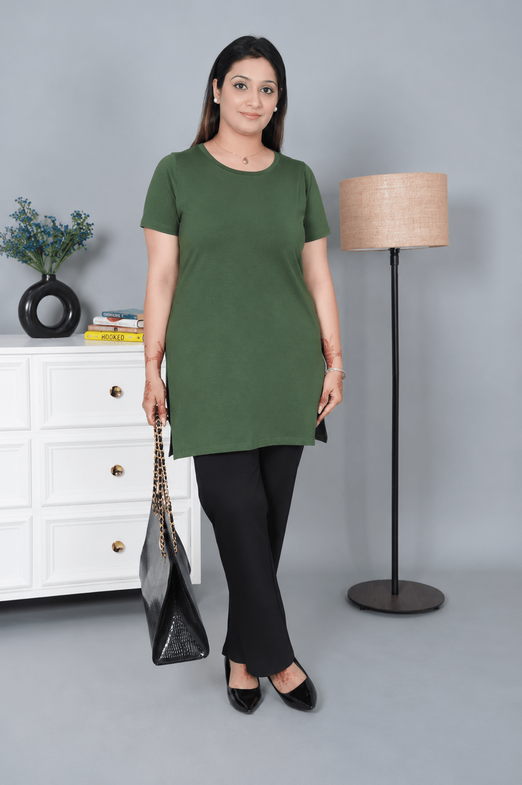 Olive long round neck cotton lycra t-shirt with pockets -Long cotton t-shirt