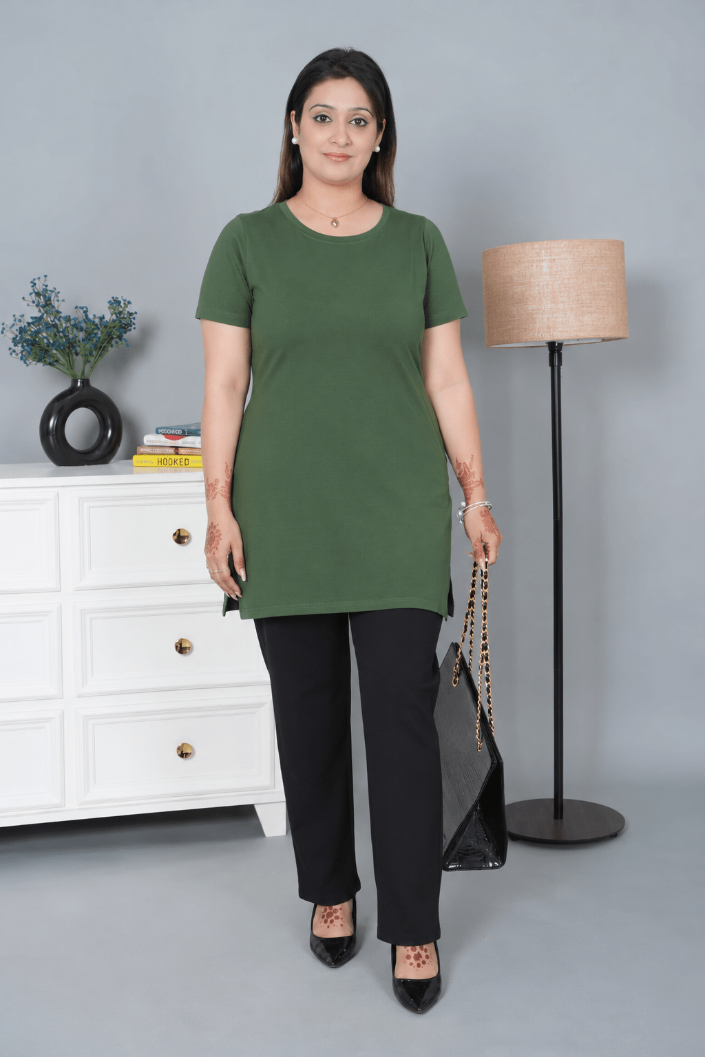 Olive long round neck cotton lycra t-shirt with pockets -Long cotton t-shirt