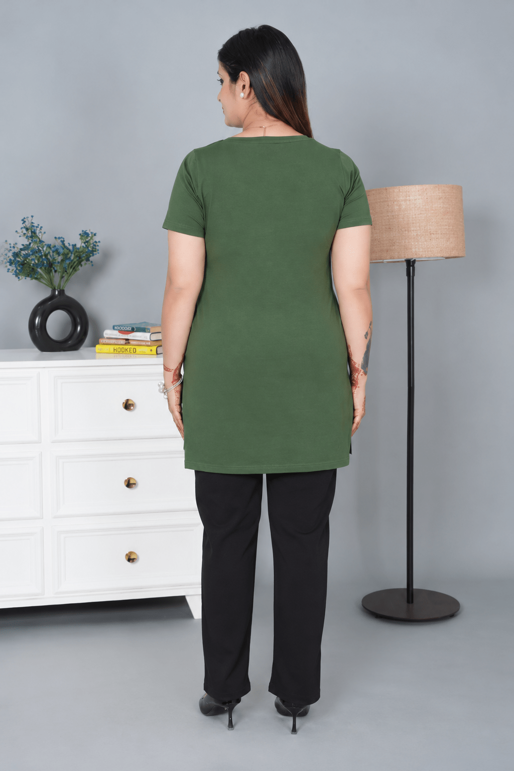 Olive long round neck cotton lycra t-shirt with pockets -Long cotton t-shirt