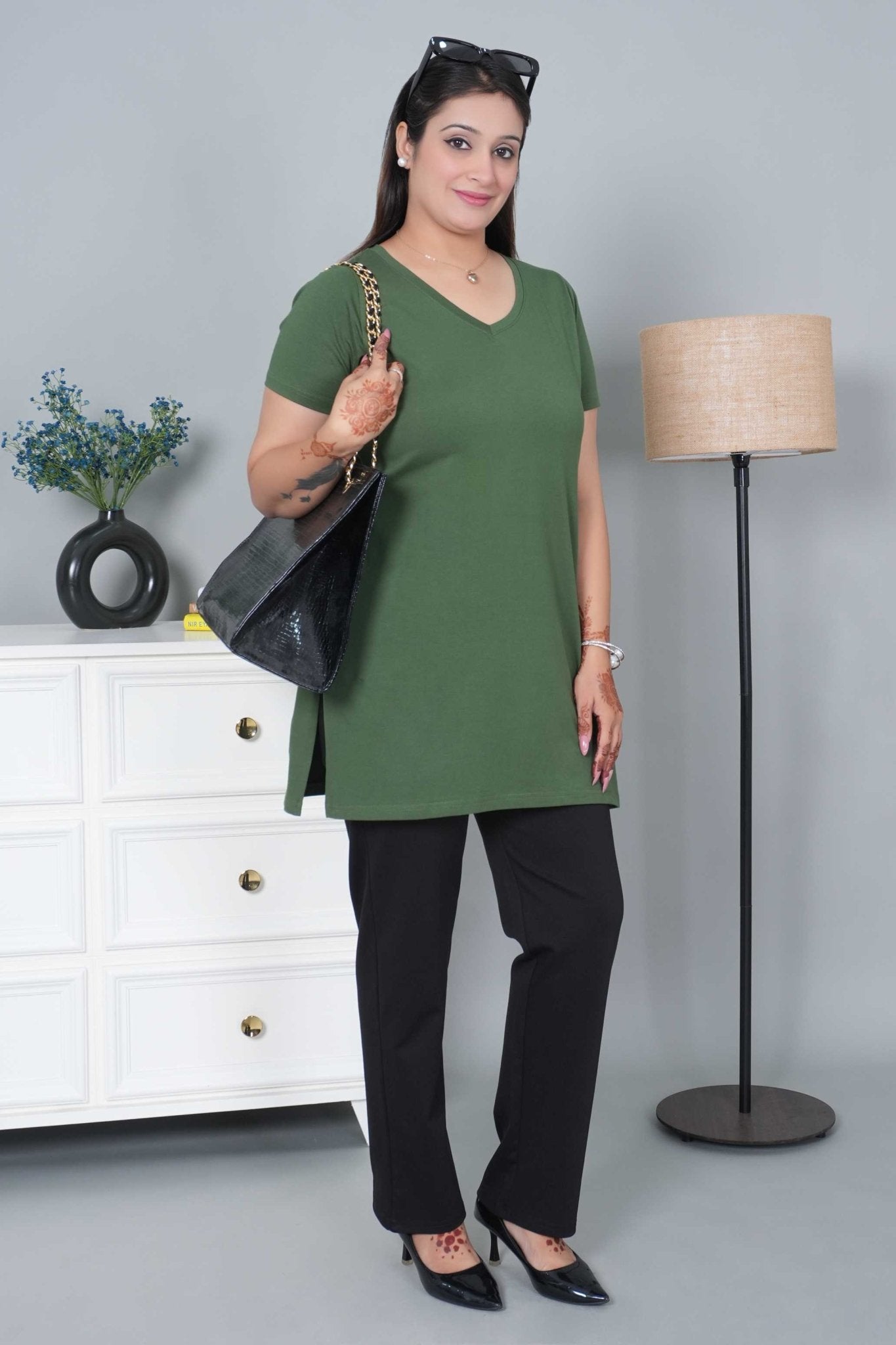 Olive long v neck cotton lycra t-shirt with pockets - Long cotton t-shirt