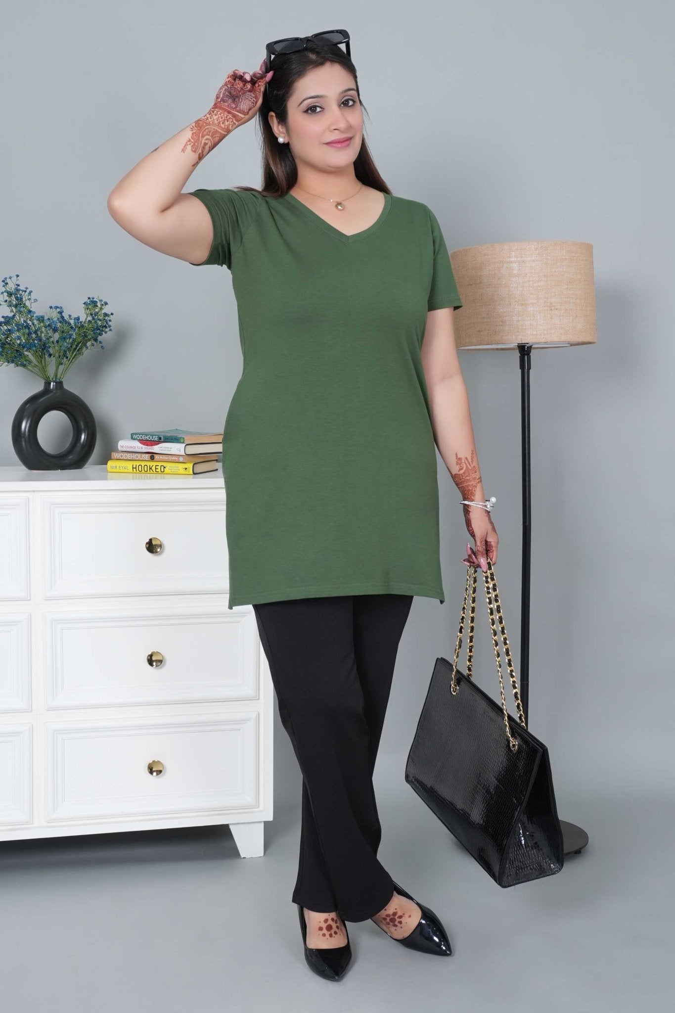 Olive long v neck cotton lycra t-shirt with pockets - Long cotton t-shirt