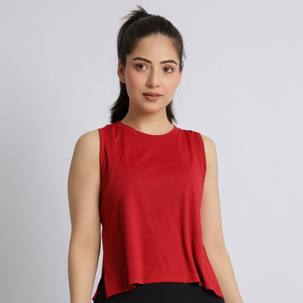 Red active crop slit vest -Active crop slit vest