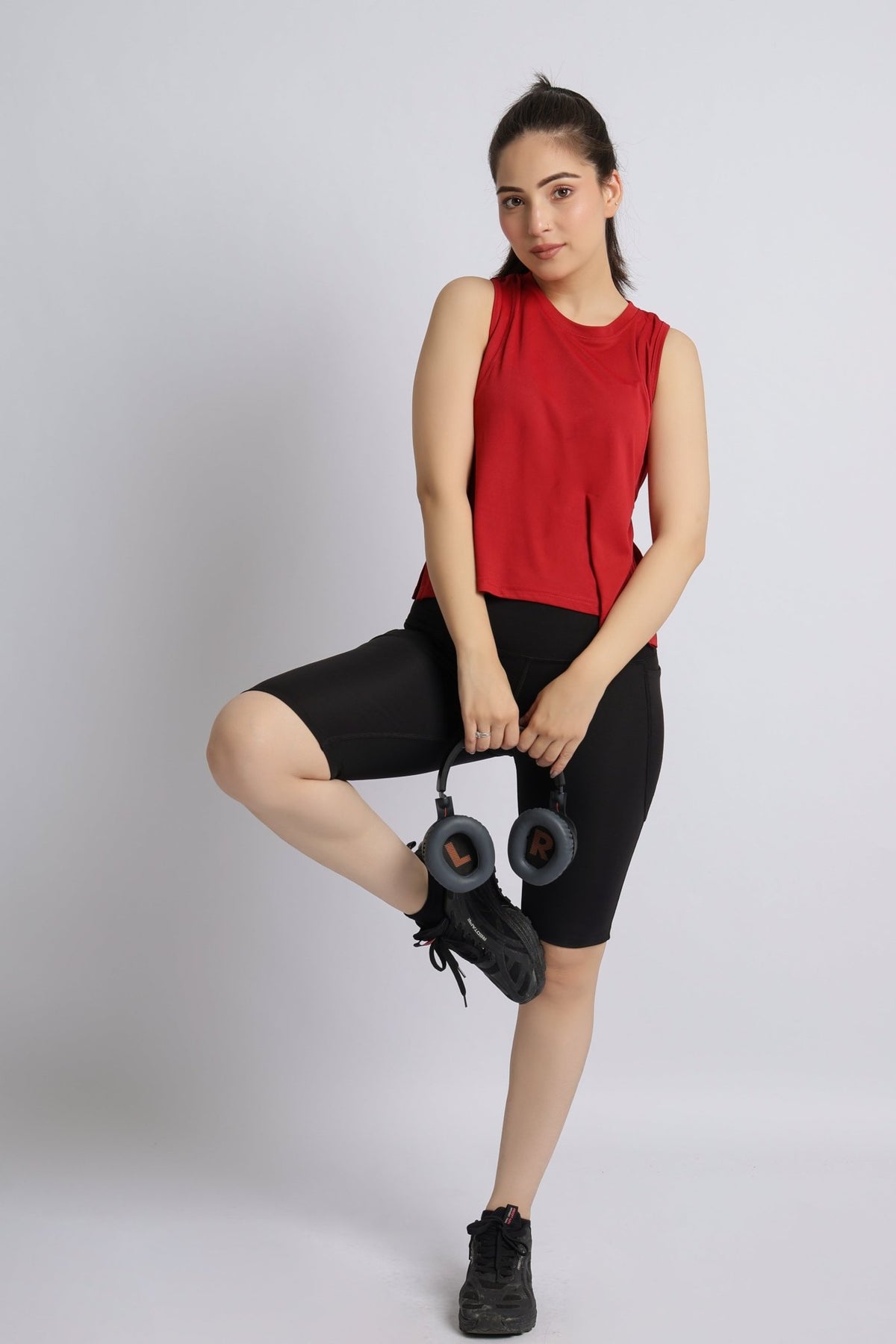 Red active crop slit vest -Active crop slit vest