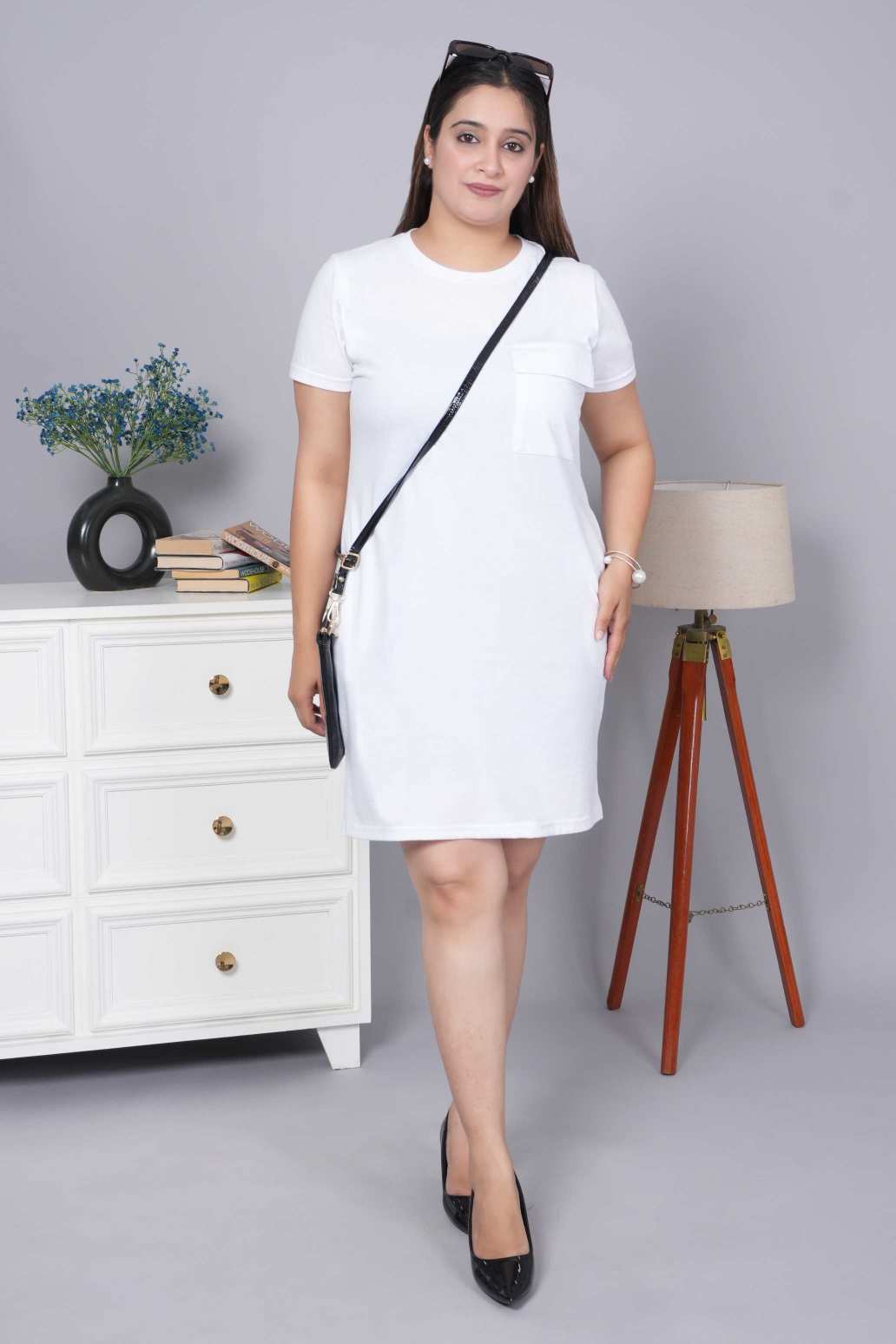 White cotton round neck dress with flap pocket - Flap pocket dress