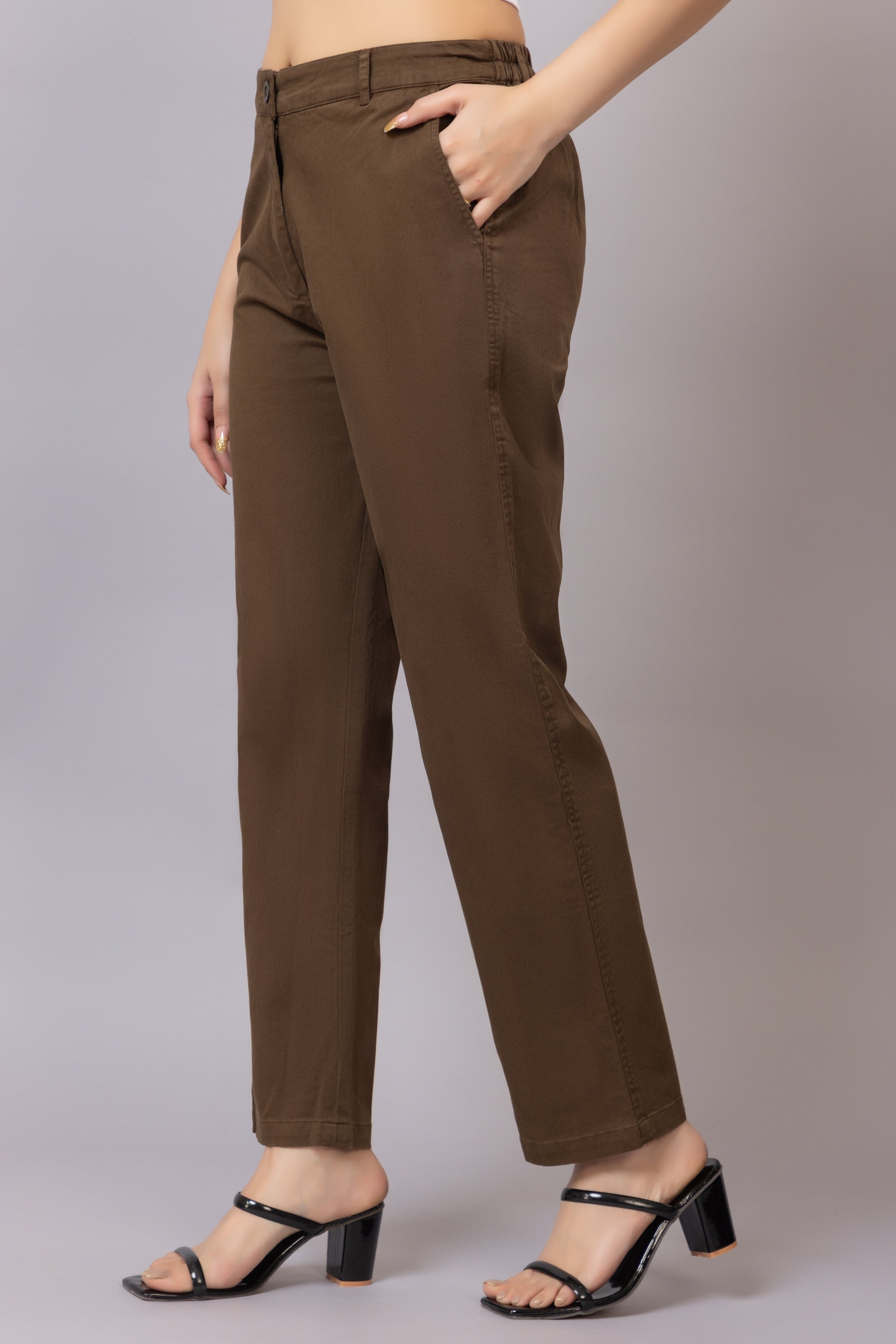 Coffee chinos pants with extra comfort. [100% USA HQ Cotton Lycra]