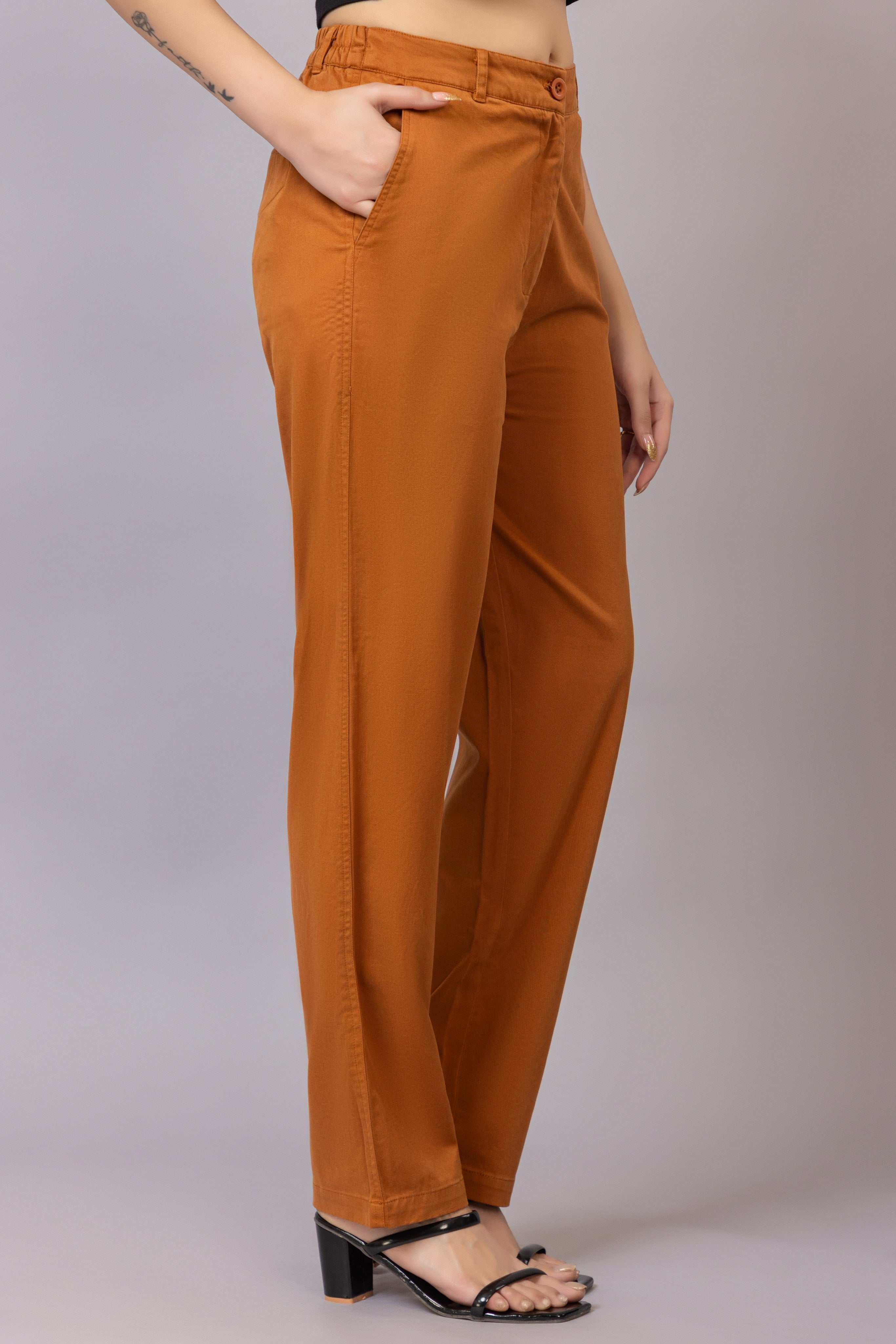 Bronze chinos pants with extra comfort. [100% USA HQ Cotton Lycra]