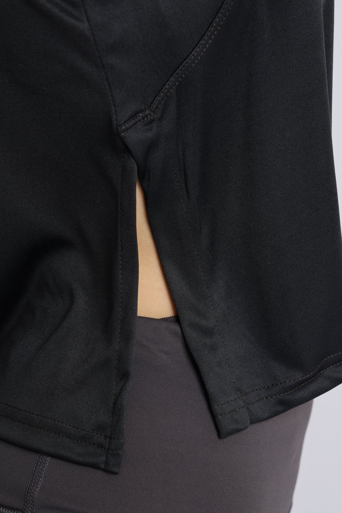 Black active crop slit vest