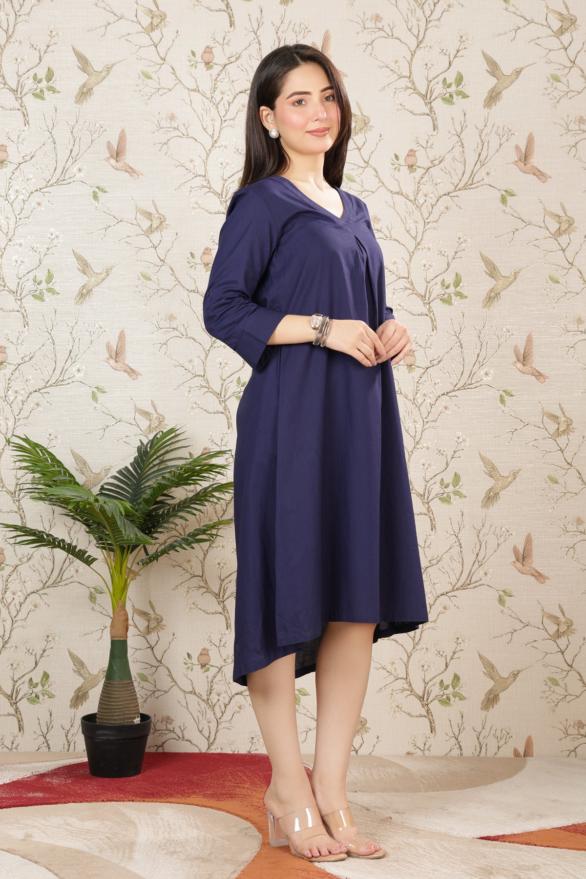 Navy v-neck pleated dress with sleeves [100% pure cotton]
