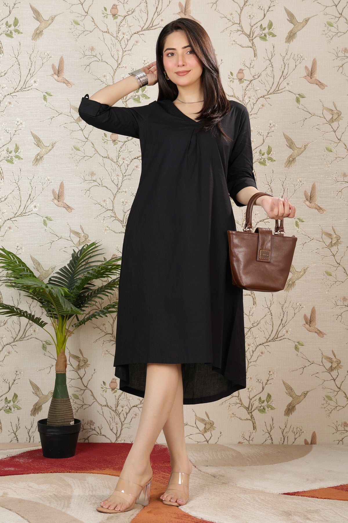 Black v-neck pleated dress with sleeves [100% pure cotton]