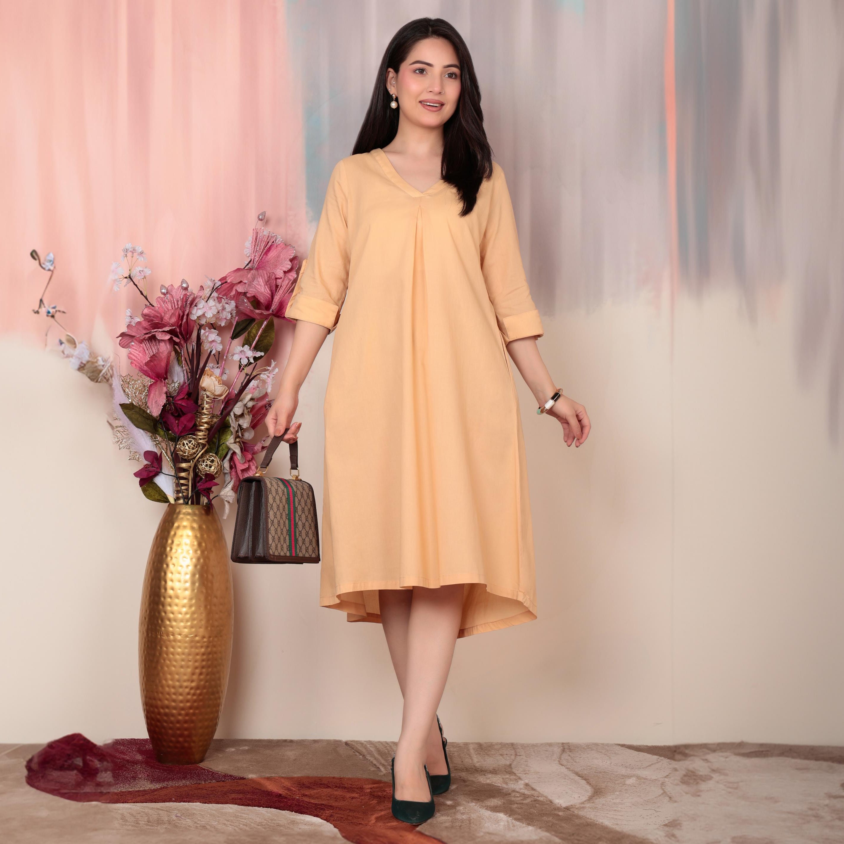 Beige v-neck pleated dress with sleeves [100% pure cotton]