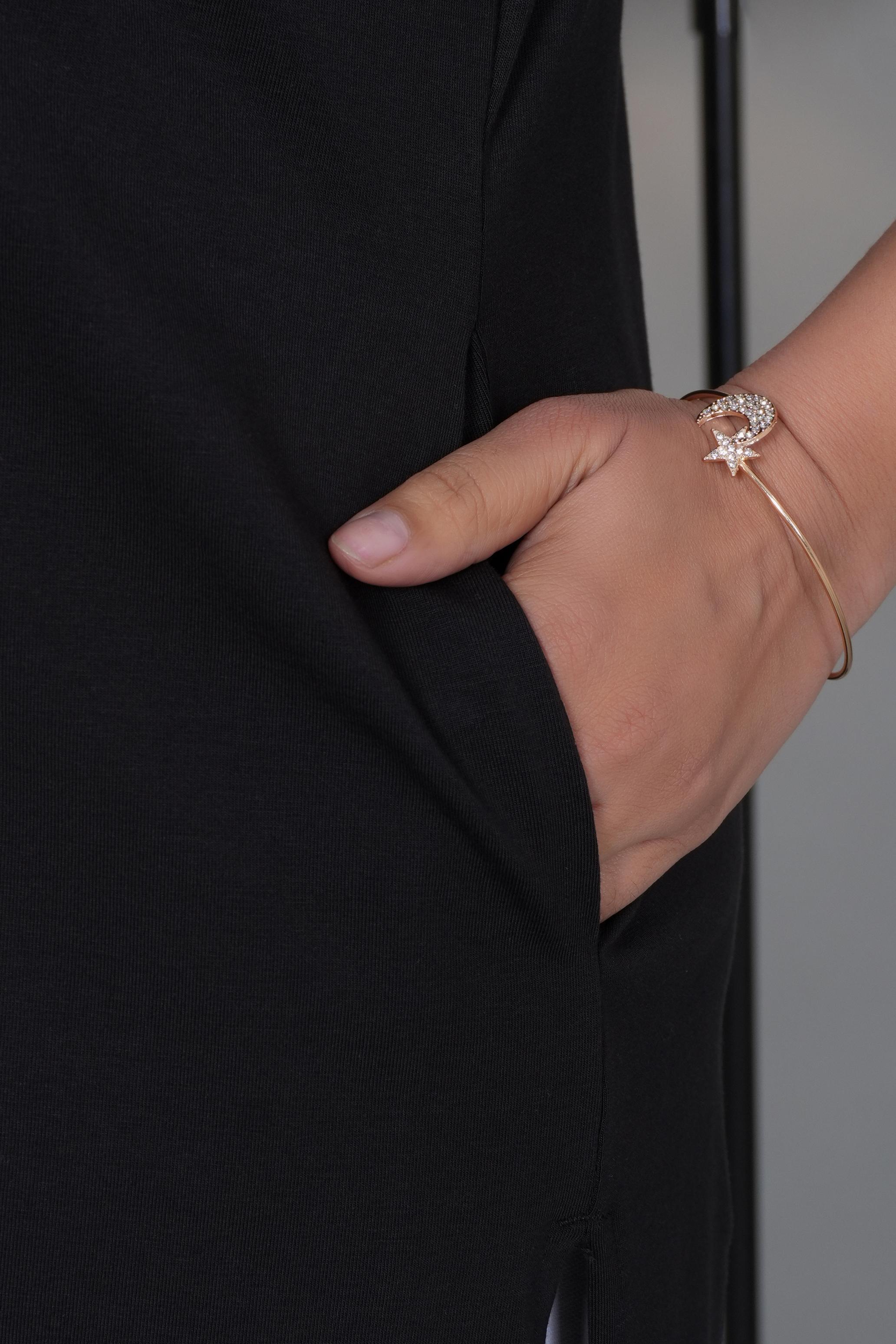 Black long round neck henley cotton lycra t-shirt with pockets