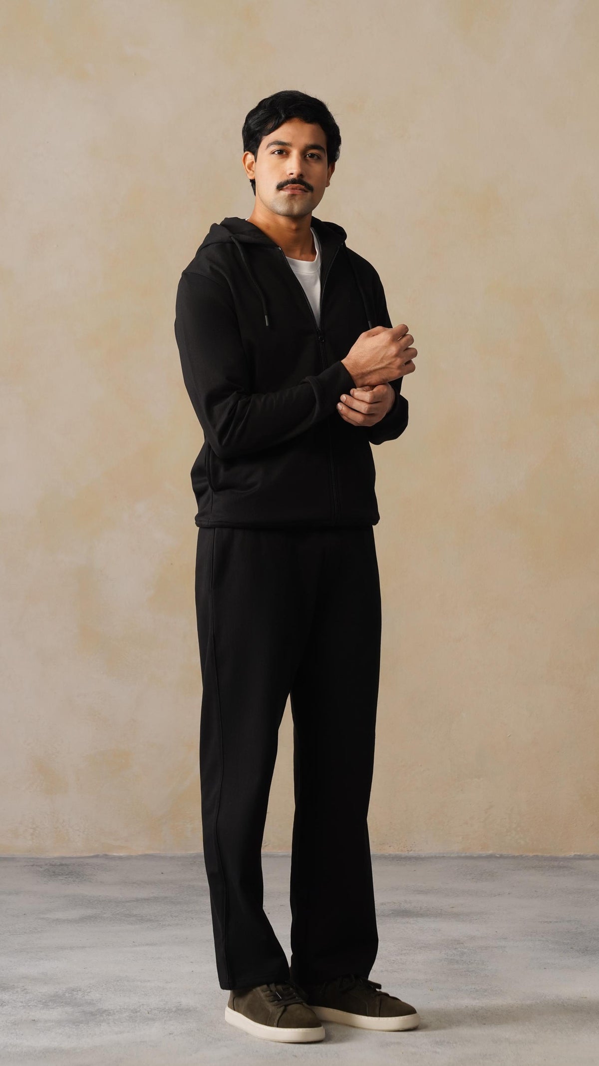 Men black Winter hoodies with pocket with ultimate comfort