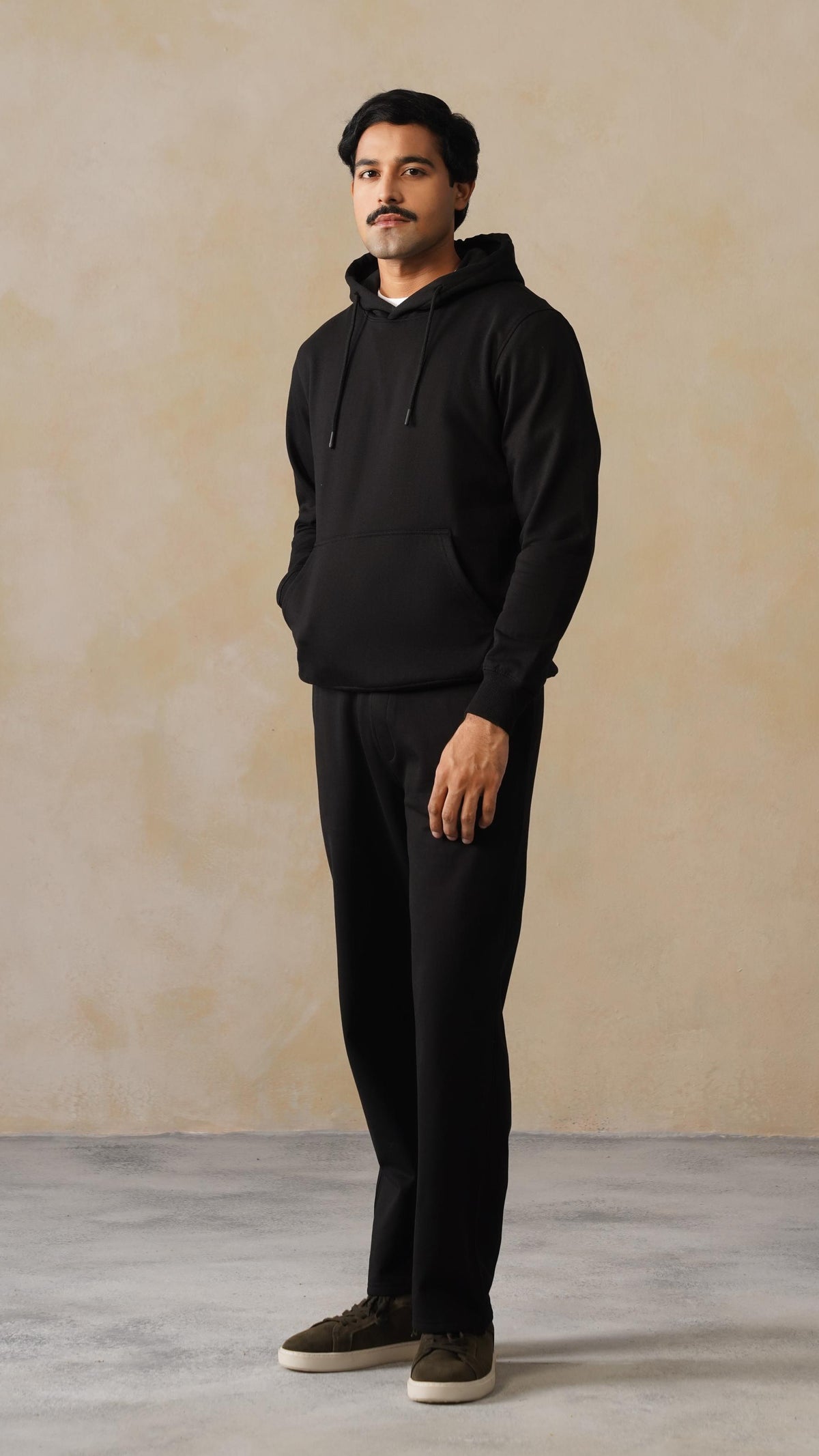 Men black Winter hoodies with pocket with ultimate comfort