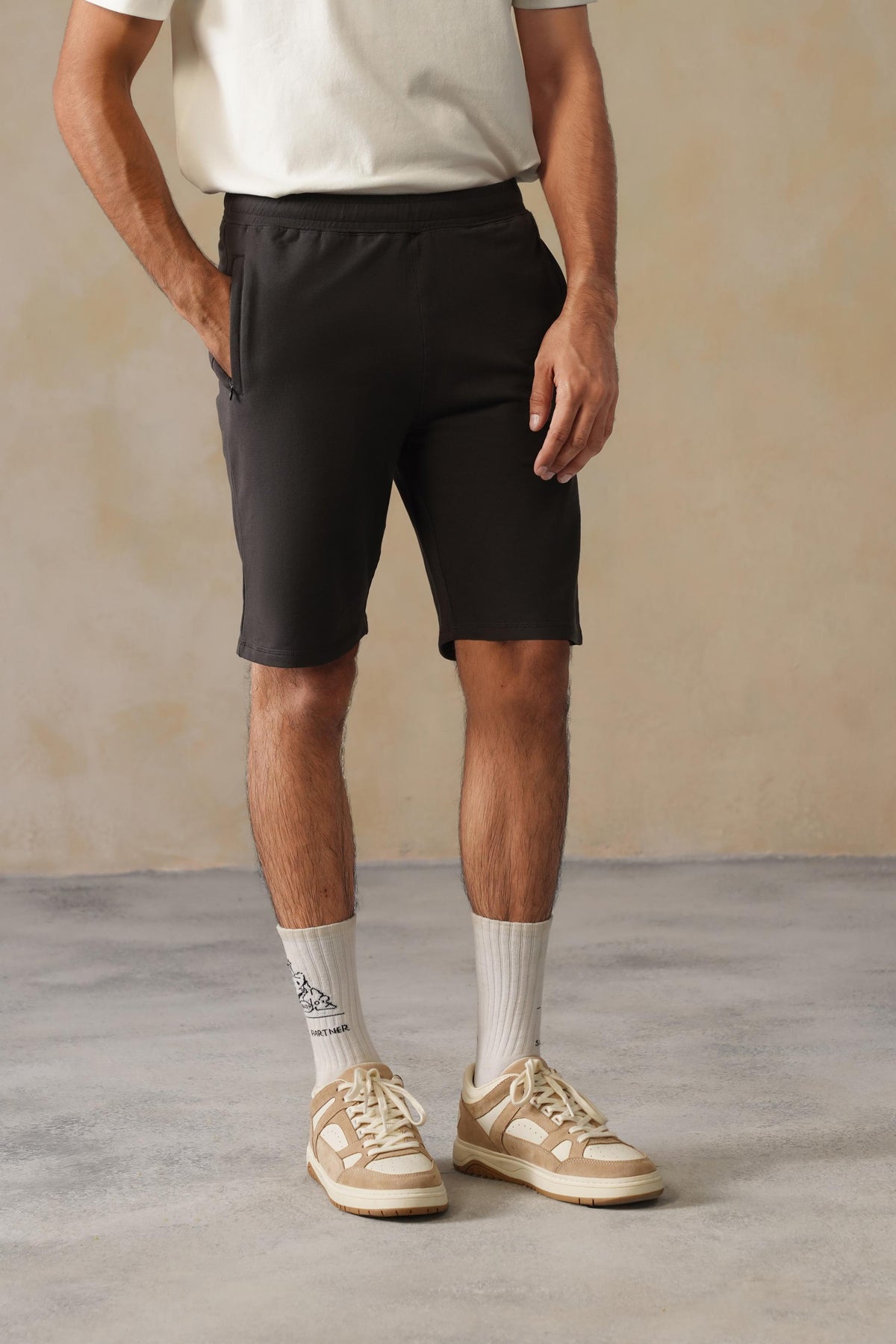 Men charcoal all day shorts with extra comfort. [100% Cotton Lycra]