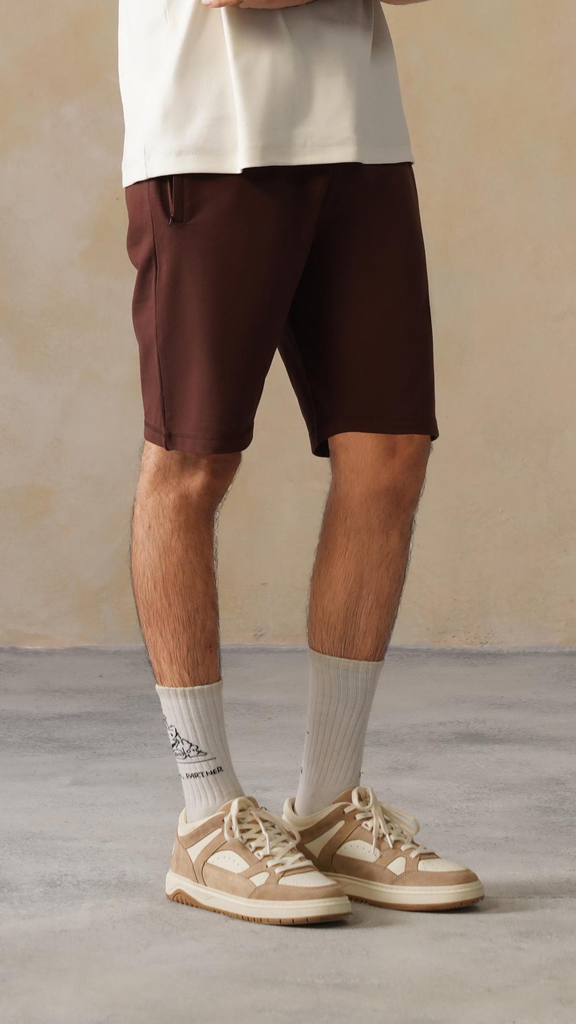 Men mocha all day shorts with extra comfort. [100% Cotton Lycra]