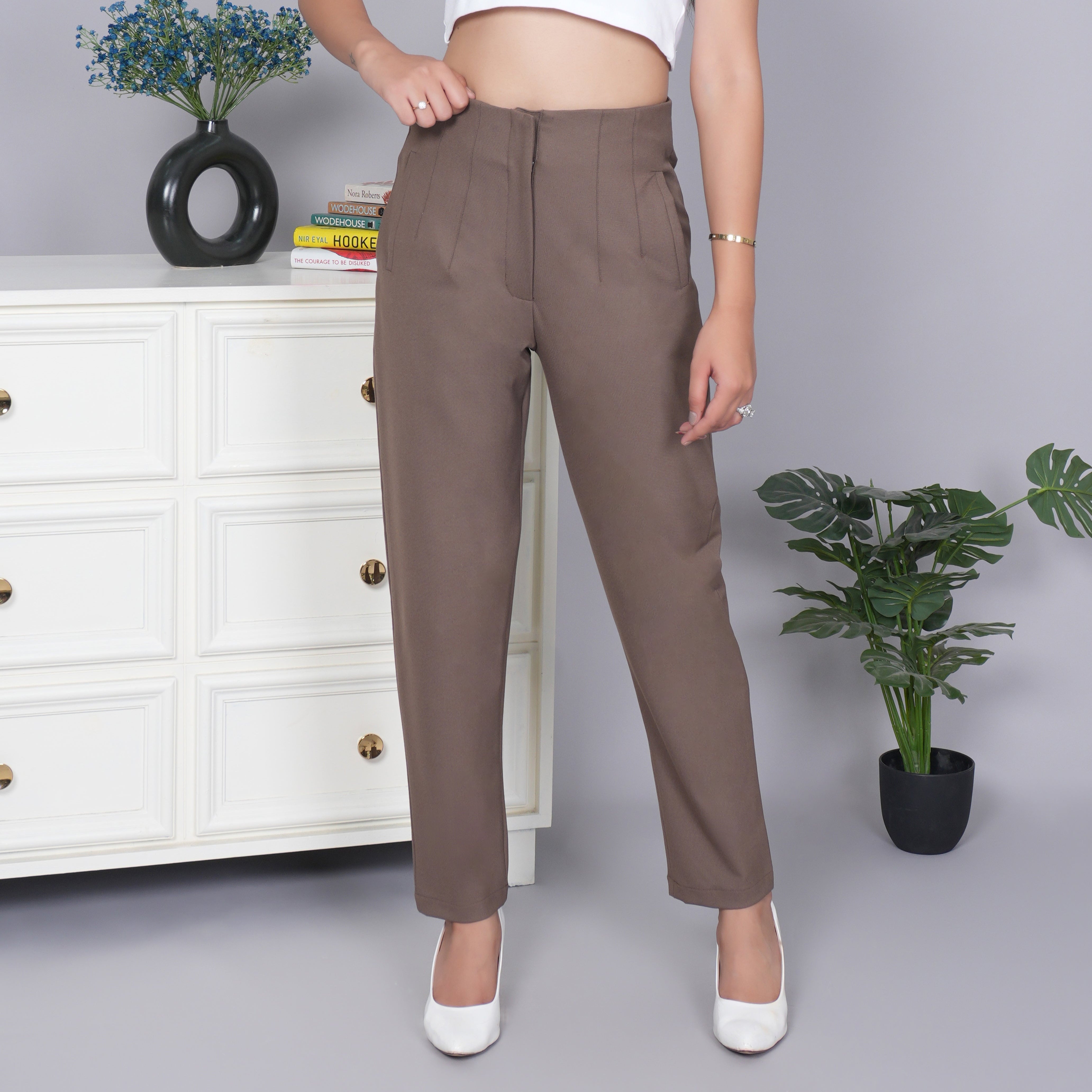 Espresso high waist pleated pant with spandex [Straight fit]
