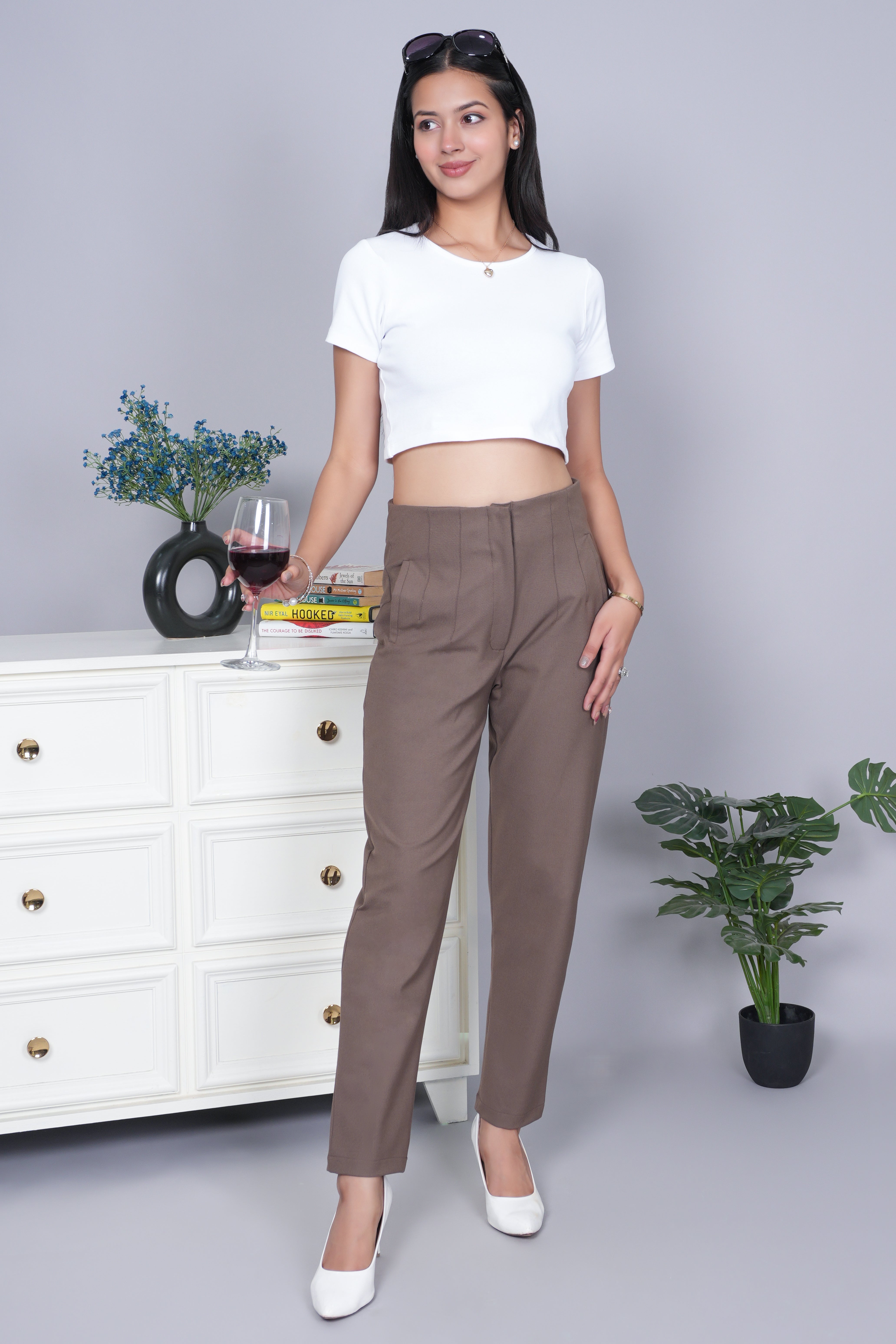 Espresso high waist pleated pant with spandex [Straight fit]
