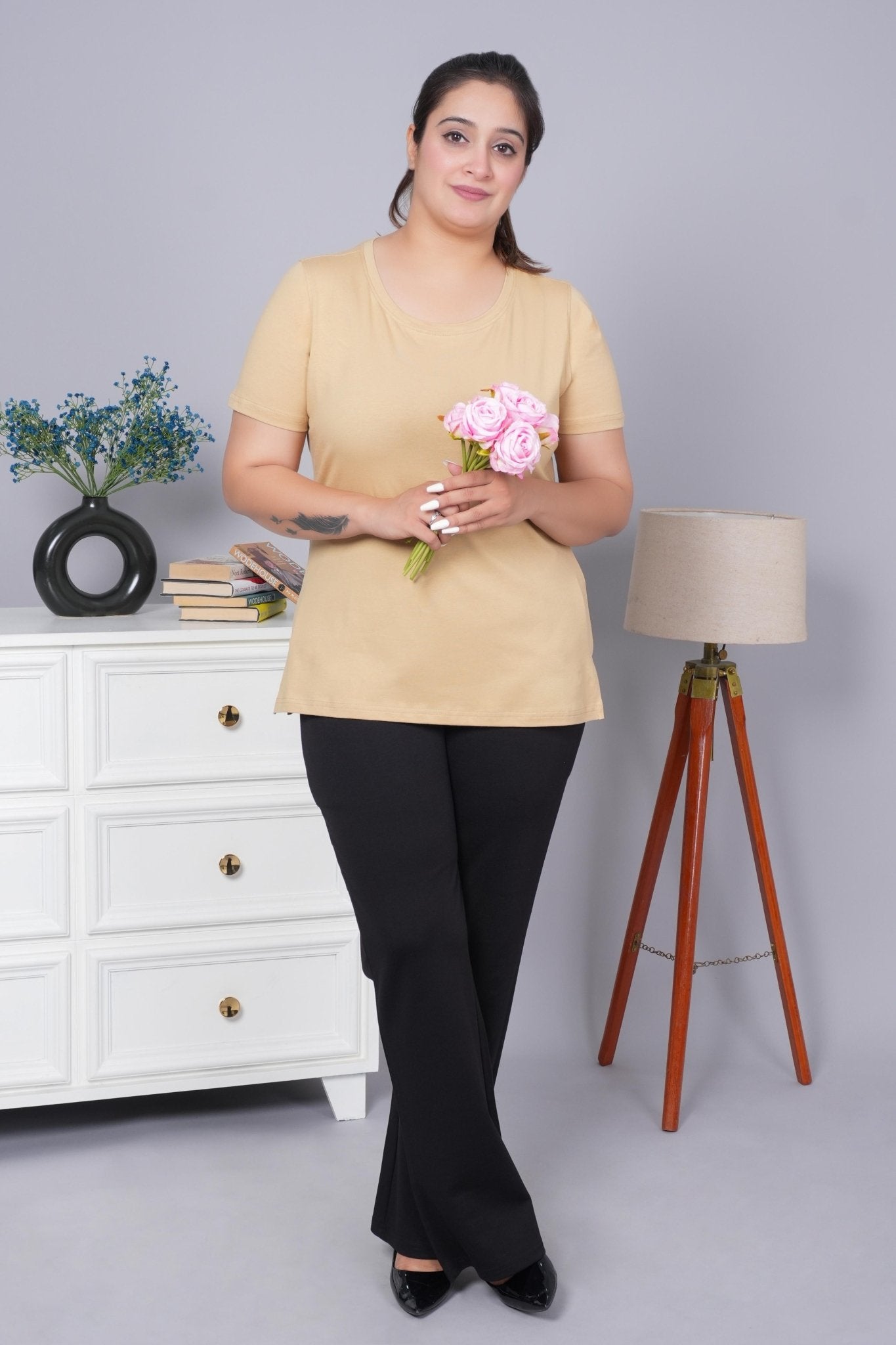 Beige round neck cotton t-shirt with pockets - Cotton round neck t-shirt