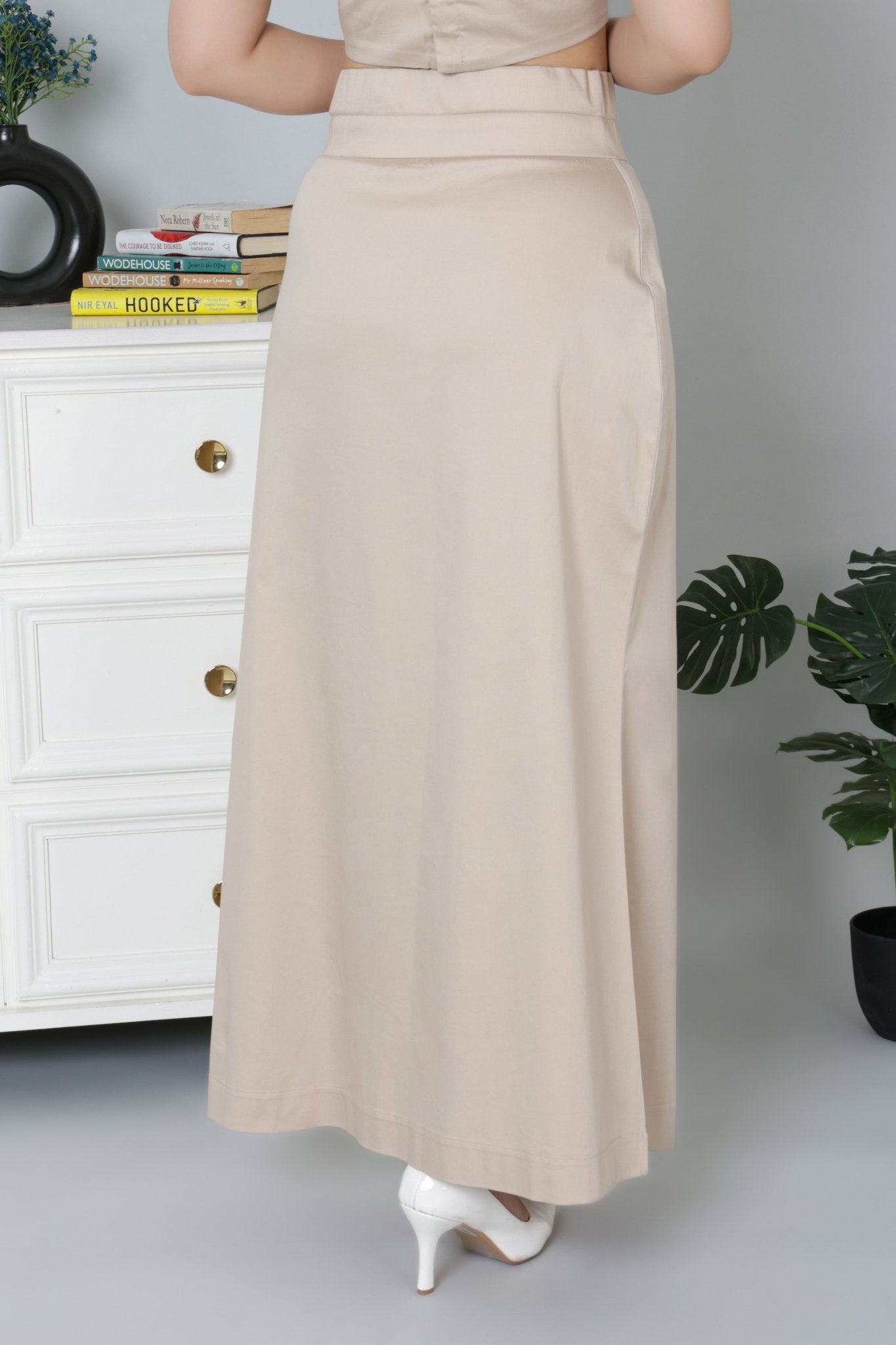 Beige saree shaper made from premium cotton - Saree shaper