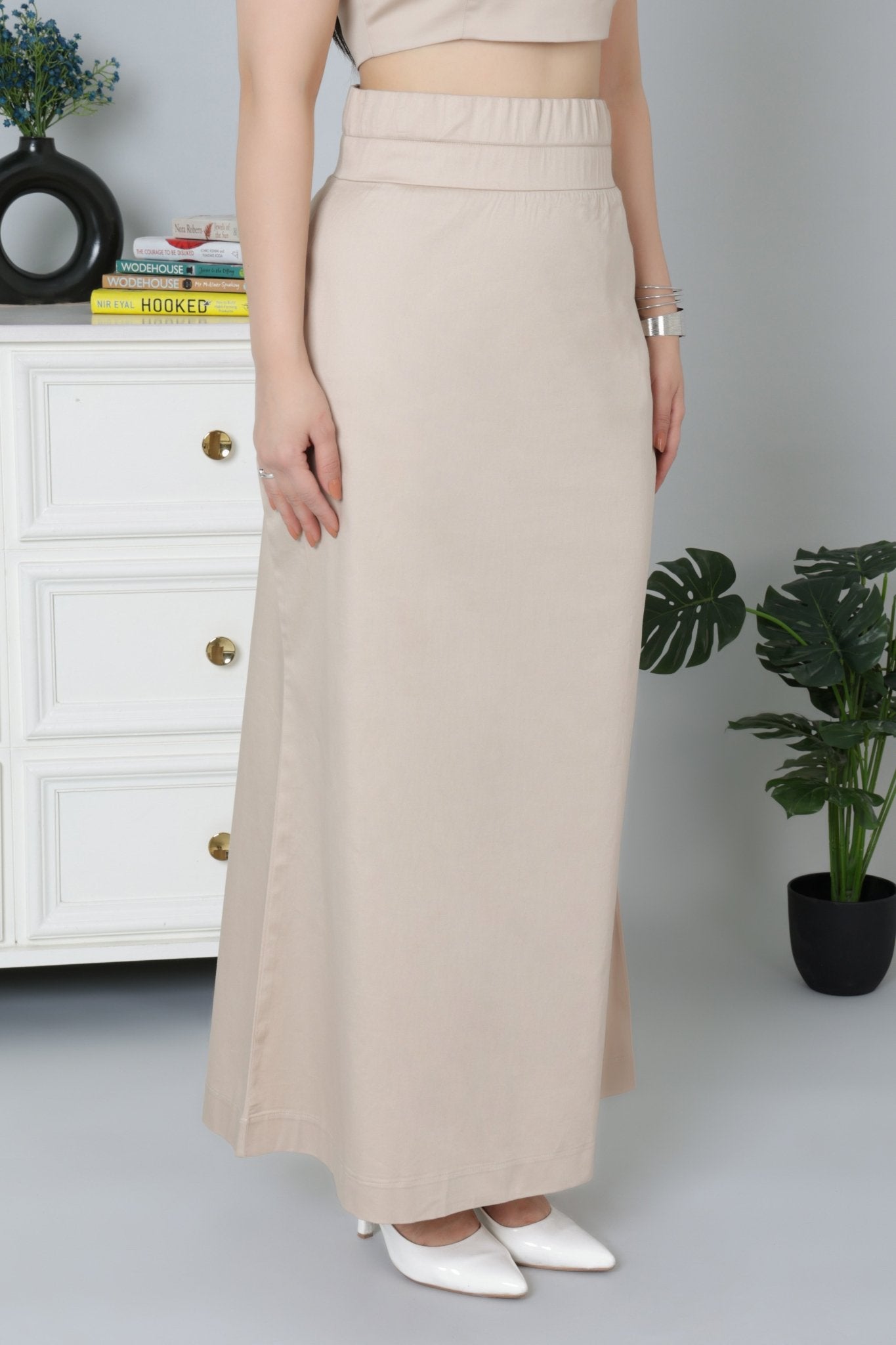 Beige saree shaper made from premium cotton - Saree shaper