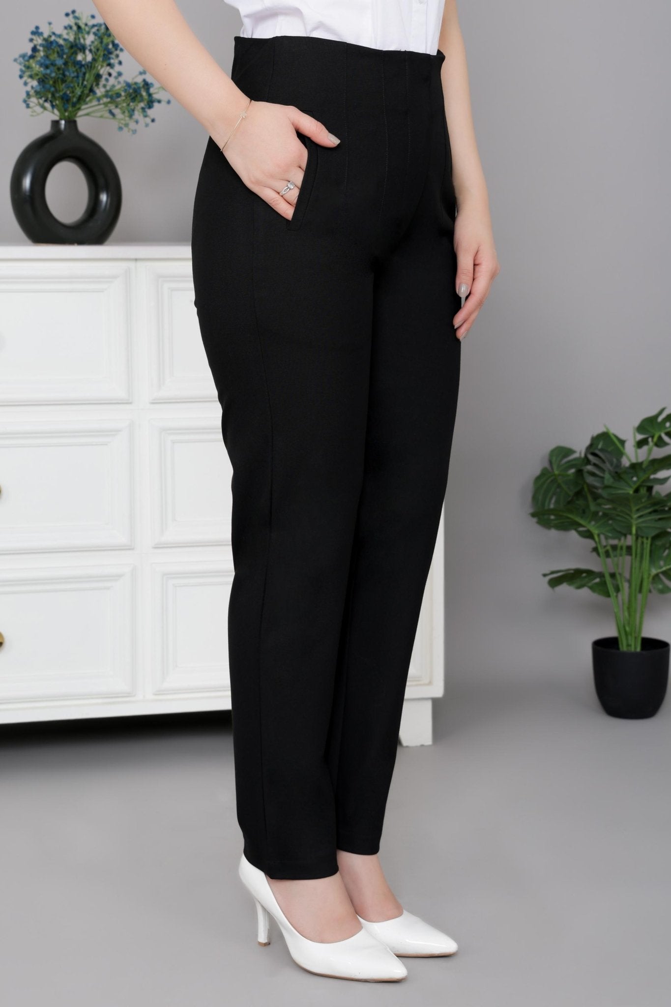 Black high waist pleated pant with spandex [Straight fit] -High waist pleated pant