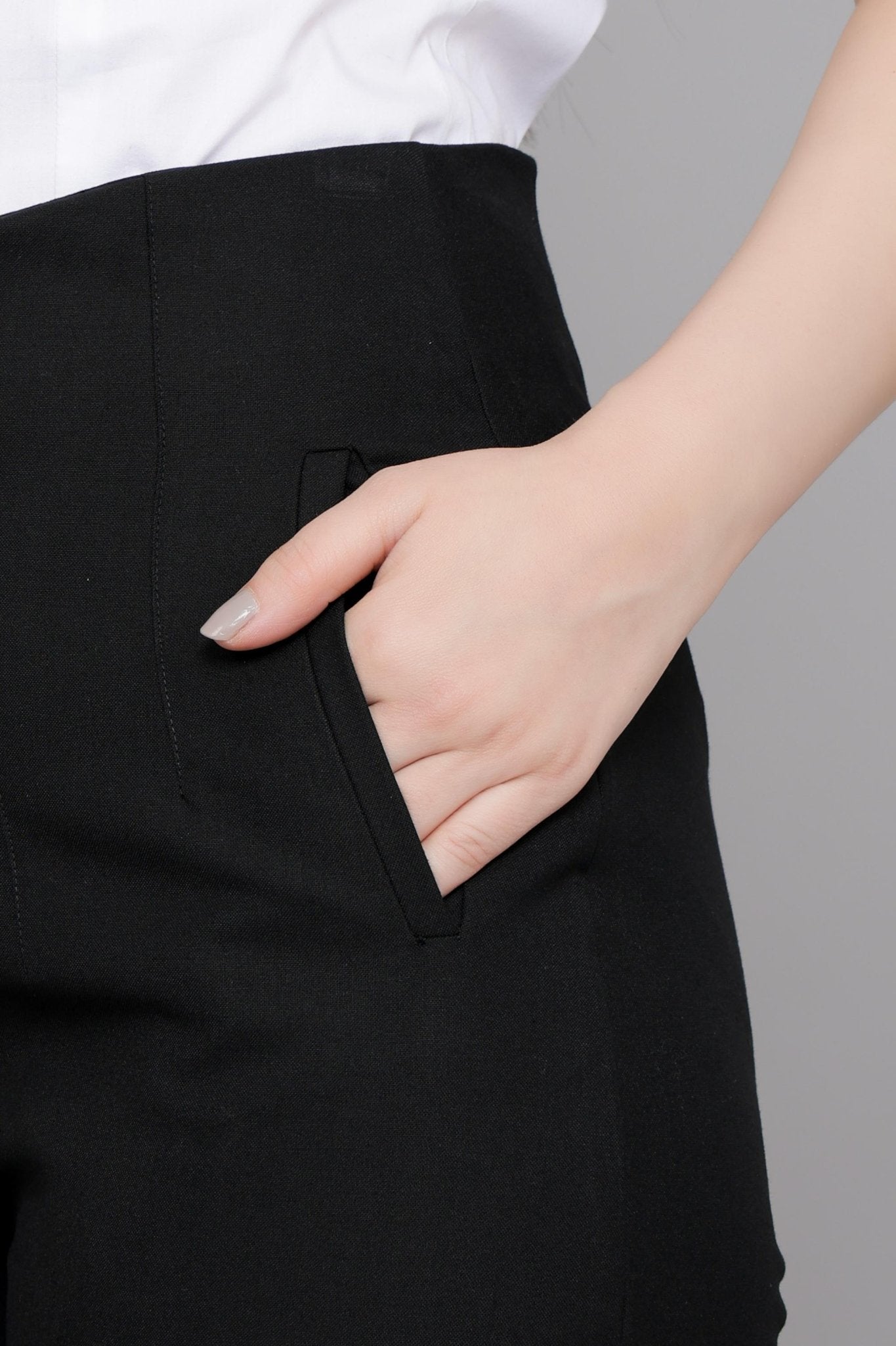 Black high waist pleated pant with spandex [Straight fit] -High waist pleated pant