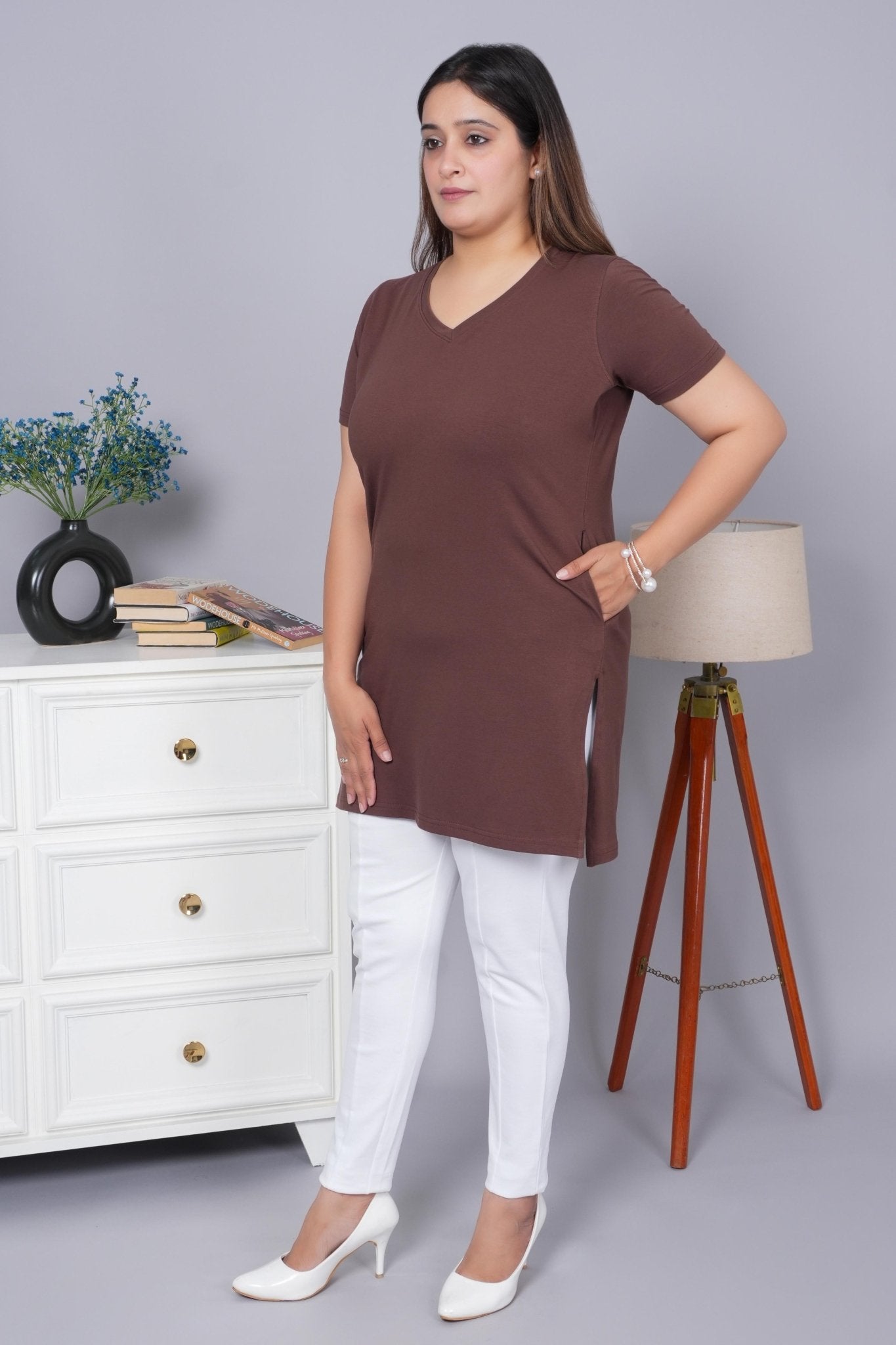 Coffee bean long v neck cotton lycra t-shirt with pockets - Long cotton t-shirt