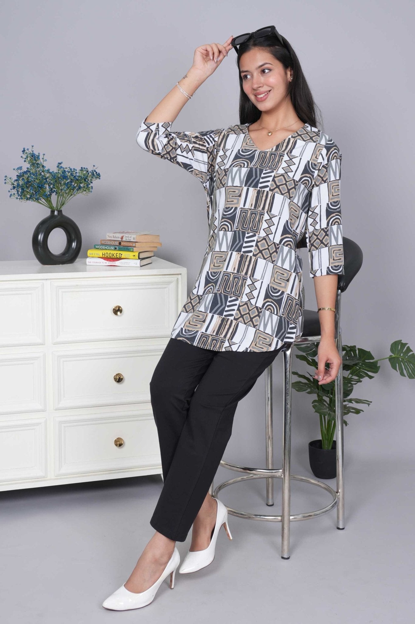 Dark green sweet heart neck printed rayon flare top [100% Rayon] - Printed sweet heart neck top