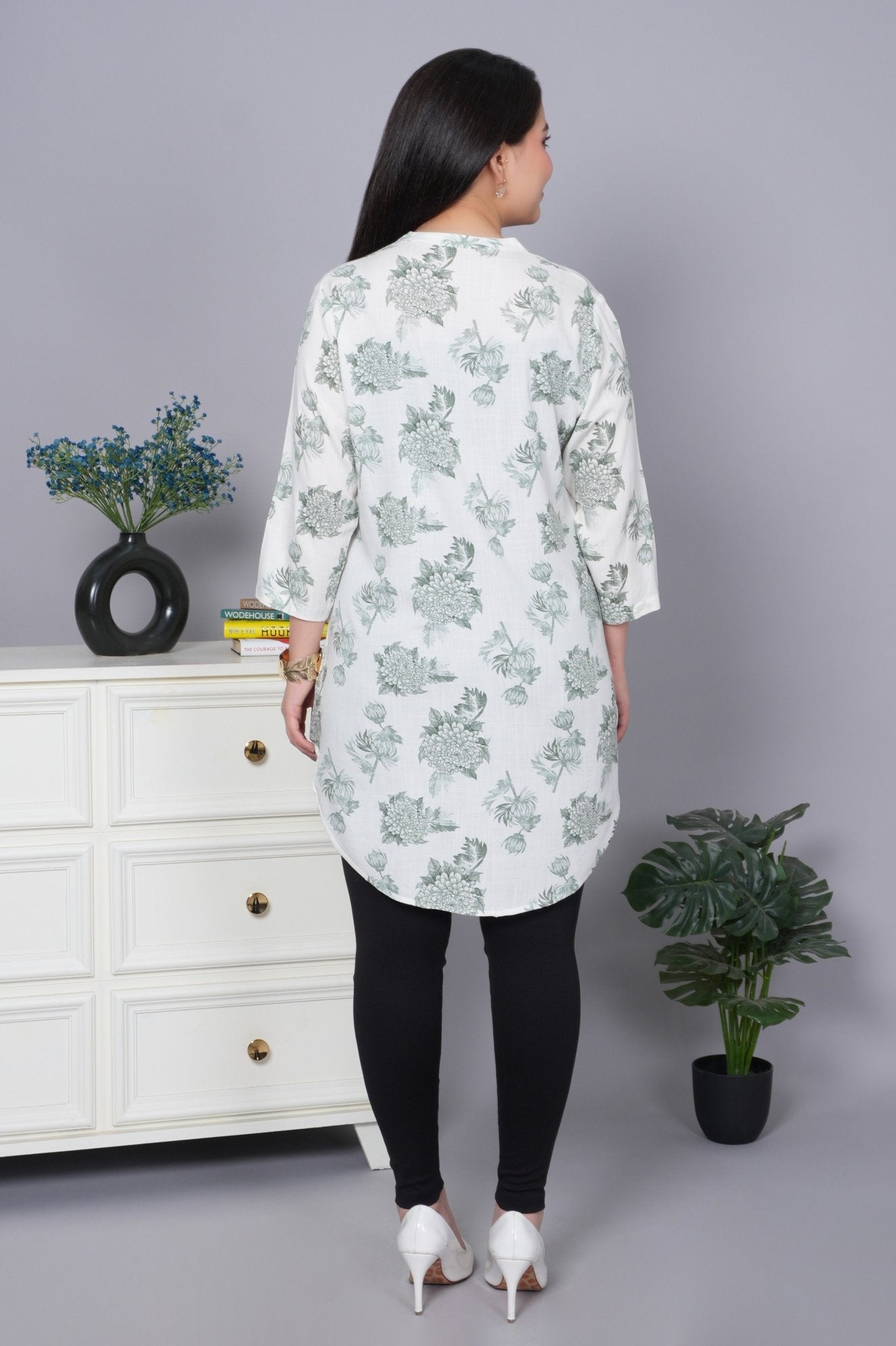 Leaf green printed kurta neck cotton top [100% Cotton] - Cotton printed kurta neck top