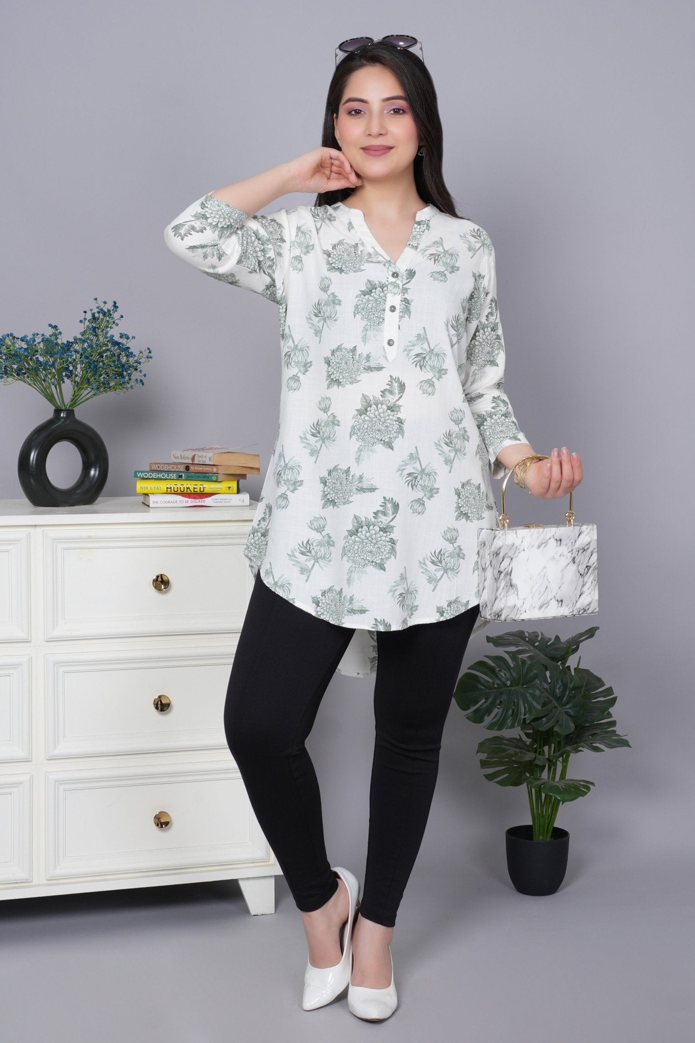 Leaf green printed kurta neck cotton top [100% Cotton] - Cotton printed kurta neck top