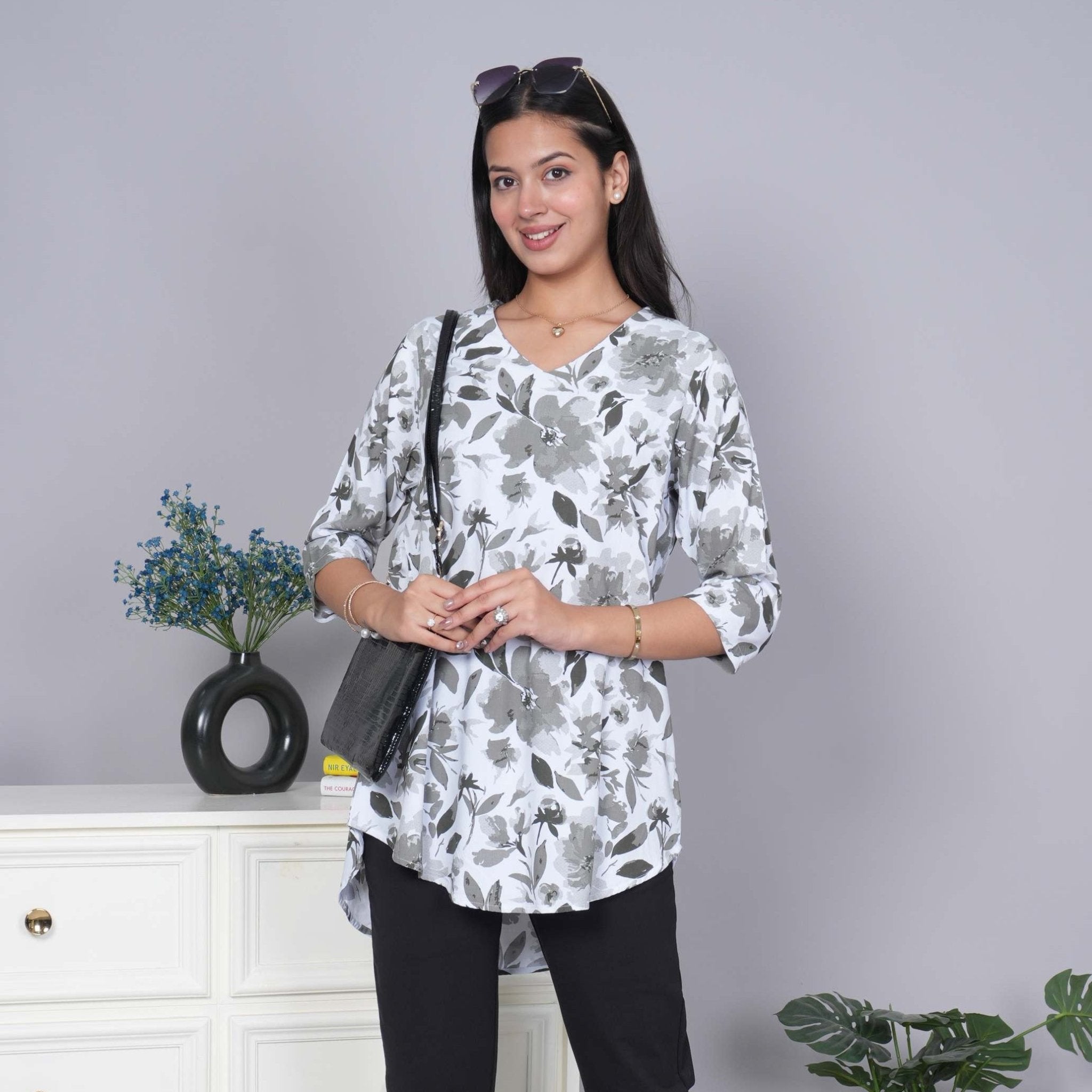 Leaf green sweet heart neck printed rayon flare top [100% Rayon] - Printed sweet heart neck top