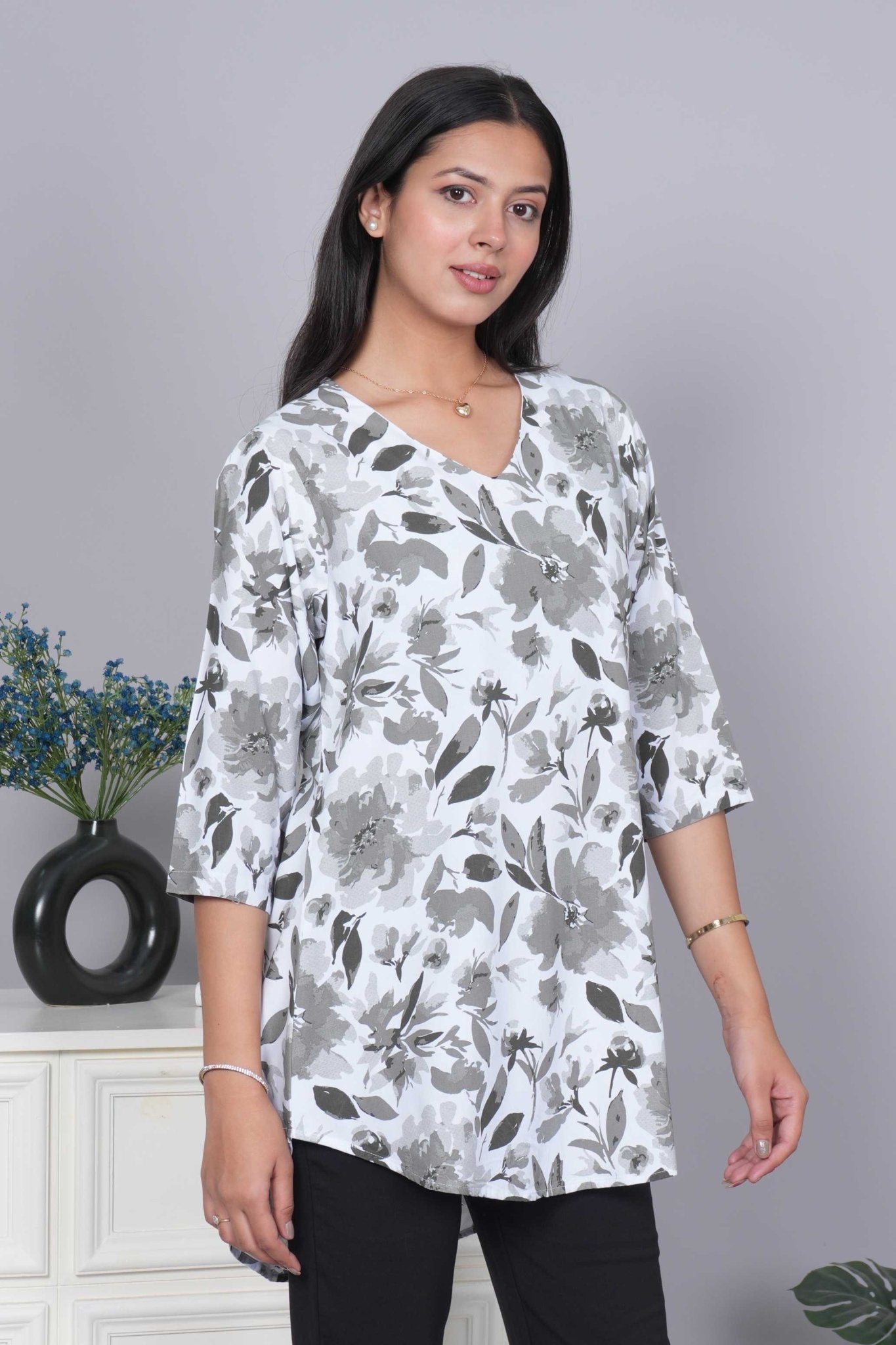 Leaf green sweet heart neck printed rayon flare top [100% Rayon] - Printed sweet heart neck top