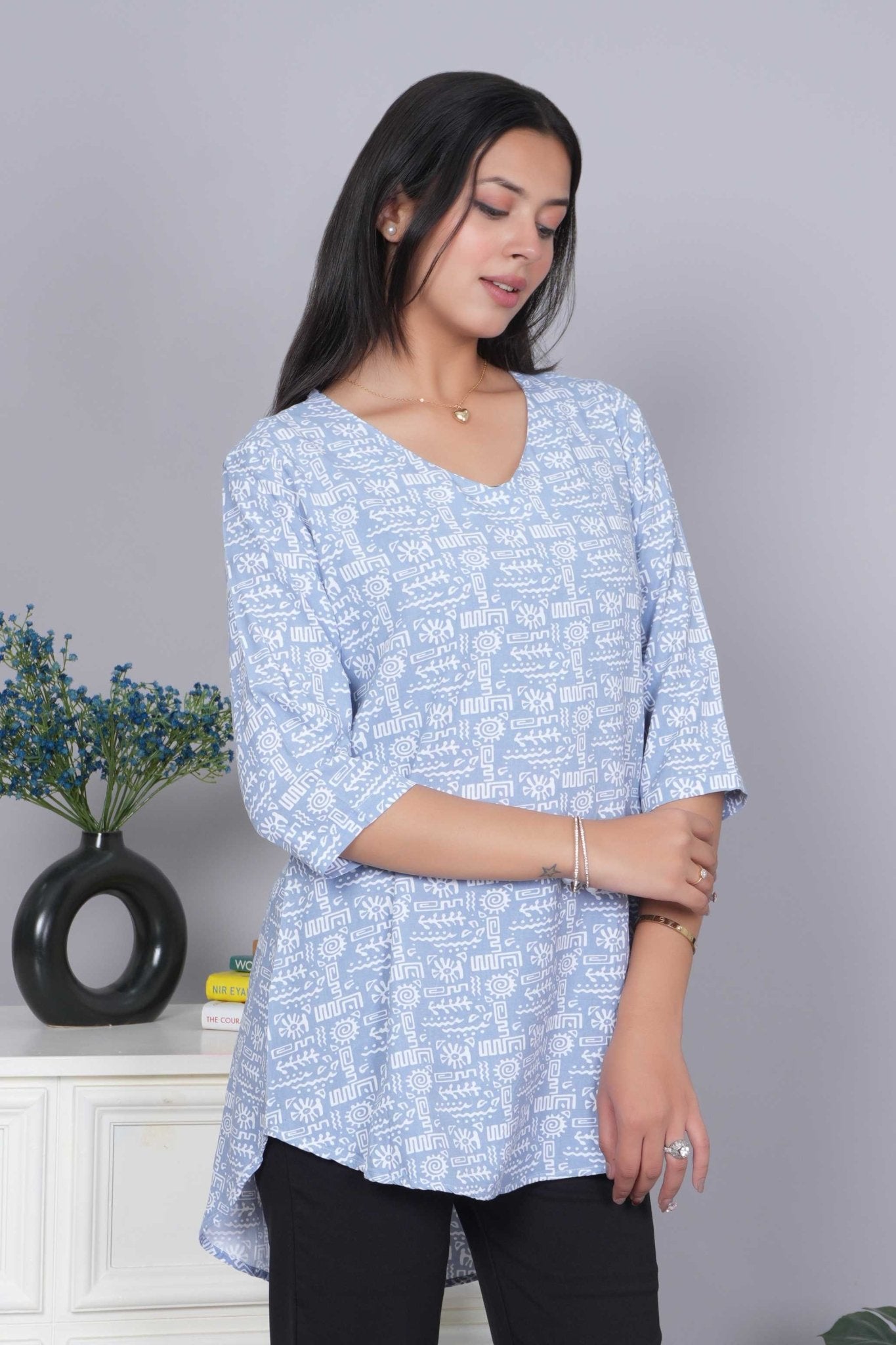 Light grey sweet heart neck printed rayon flare top [100% Rayon] - Printed sweet heart neck top