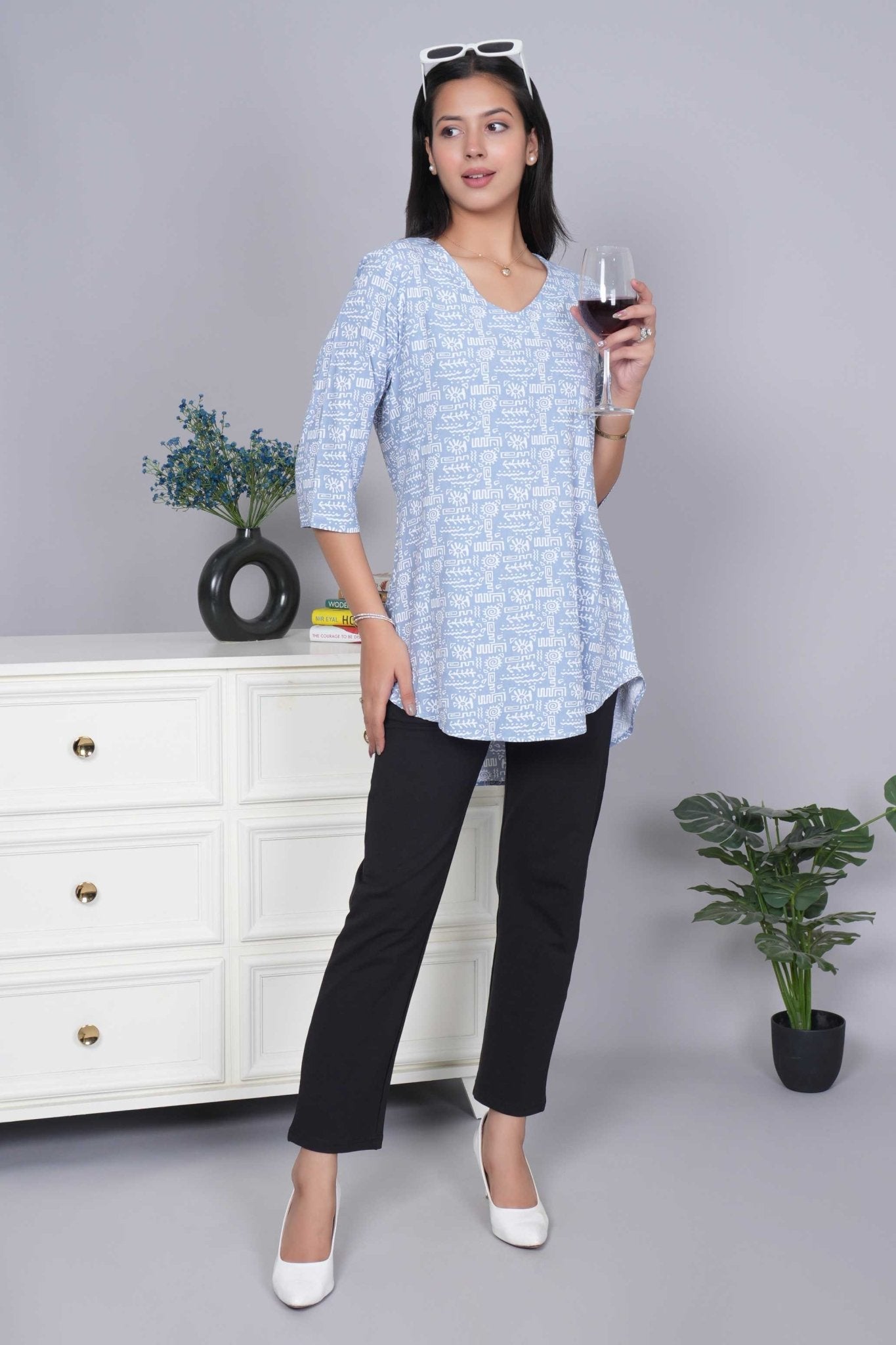 Light grey sweet heart neck printed rayon flare top [100% Rayon] - Printed sweet heart neck top