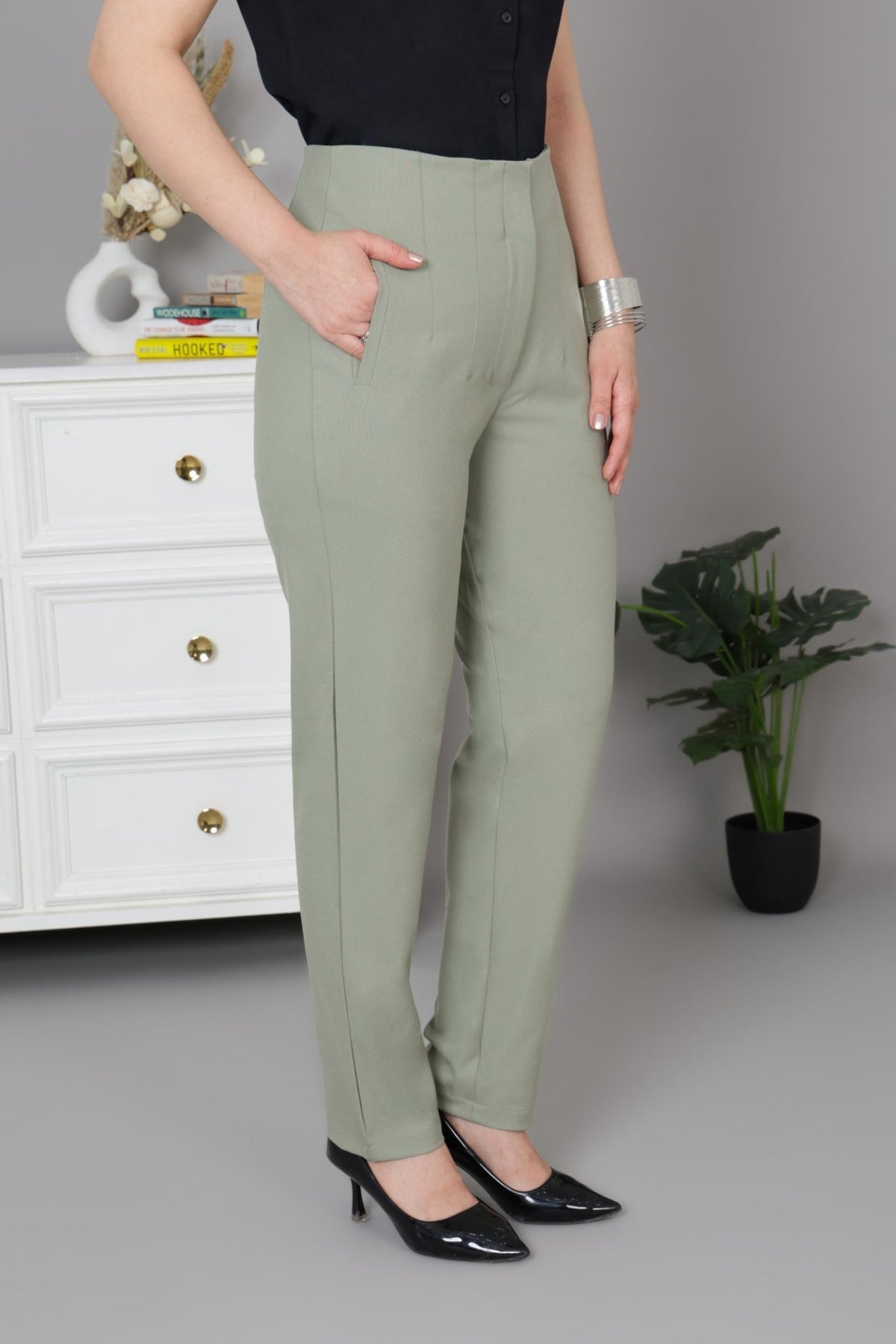Light olive high waist pleated pant with spandex [Straight fit] -High waist pleated pant