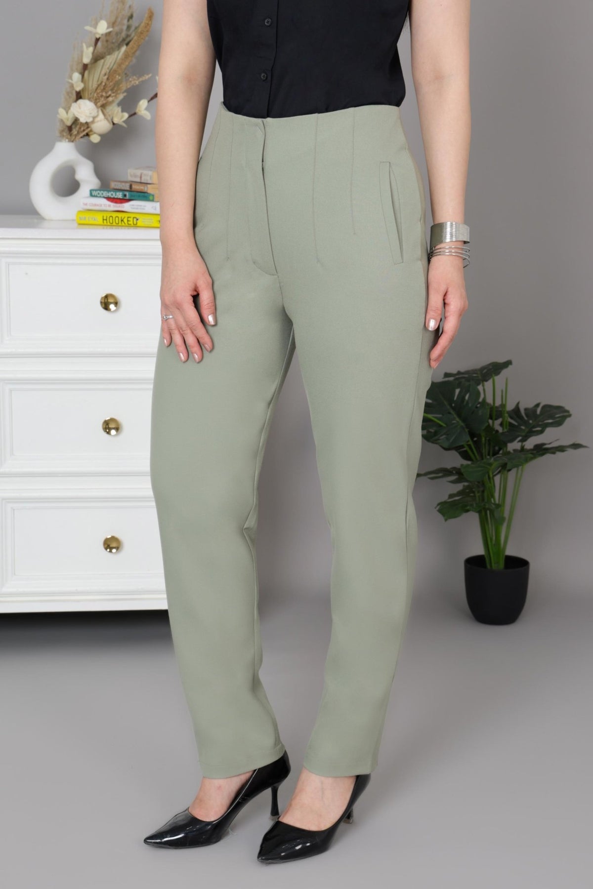Light olive high waist pleated pant with spandex [Straight fit] -High waist pleated pant